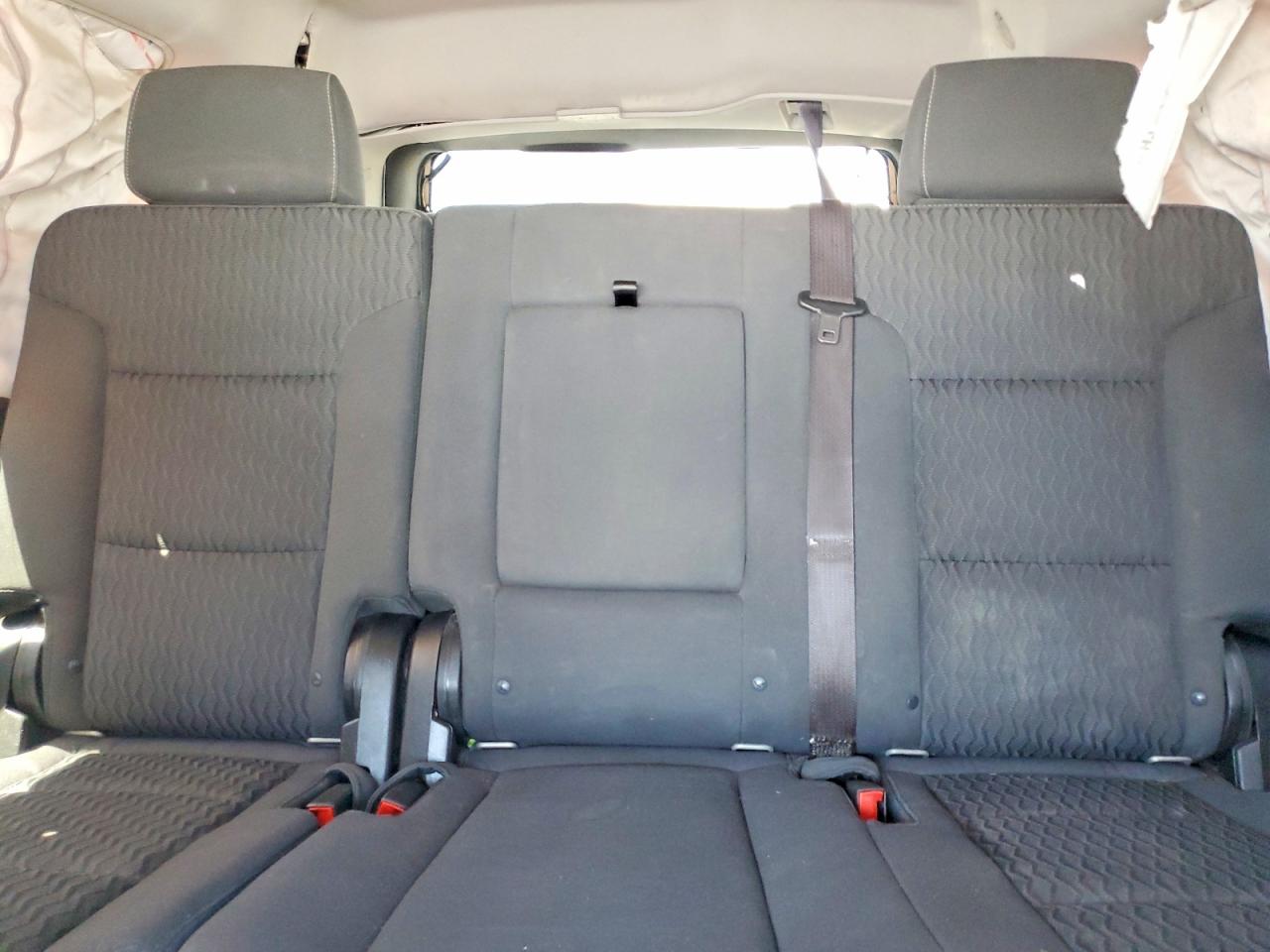 2015 Gmc Yukon Sle Белый vin: 1GKS2AKC0FR581136