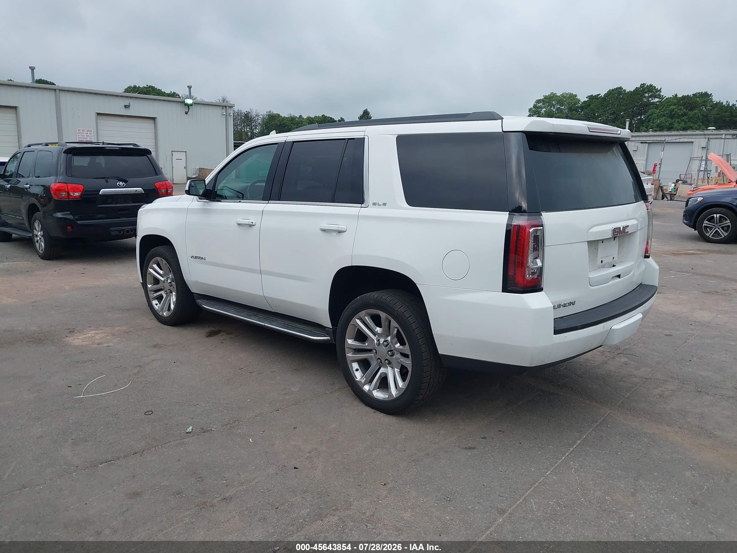 2018 Gmc Yukon Sle White vin: 1GKS2AKC5JR327706