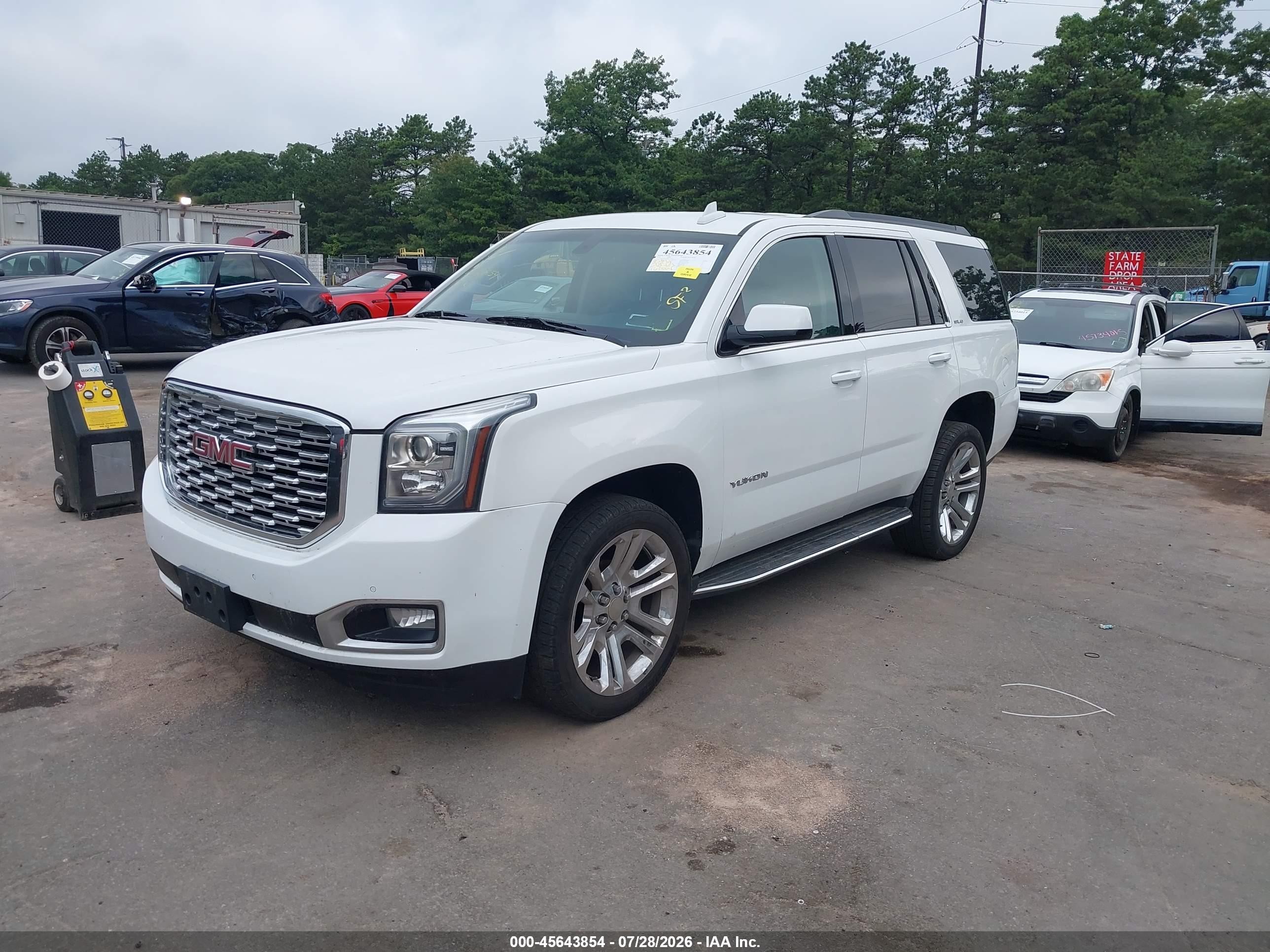 2018 Gmc Yukon Sle White vin: 1GKS2AKC5JR327706