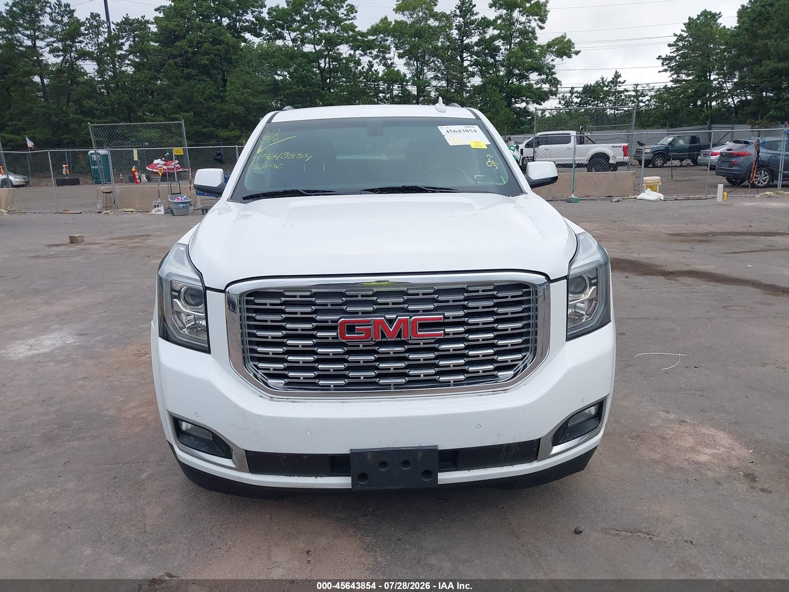 2018 Gmc Yukon Sle White vin: 1GKS2AKC5JR327706