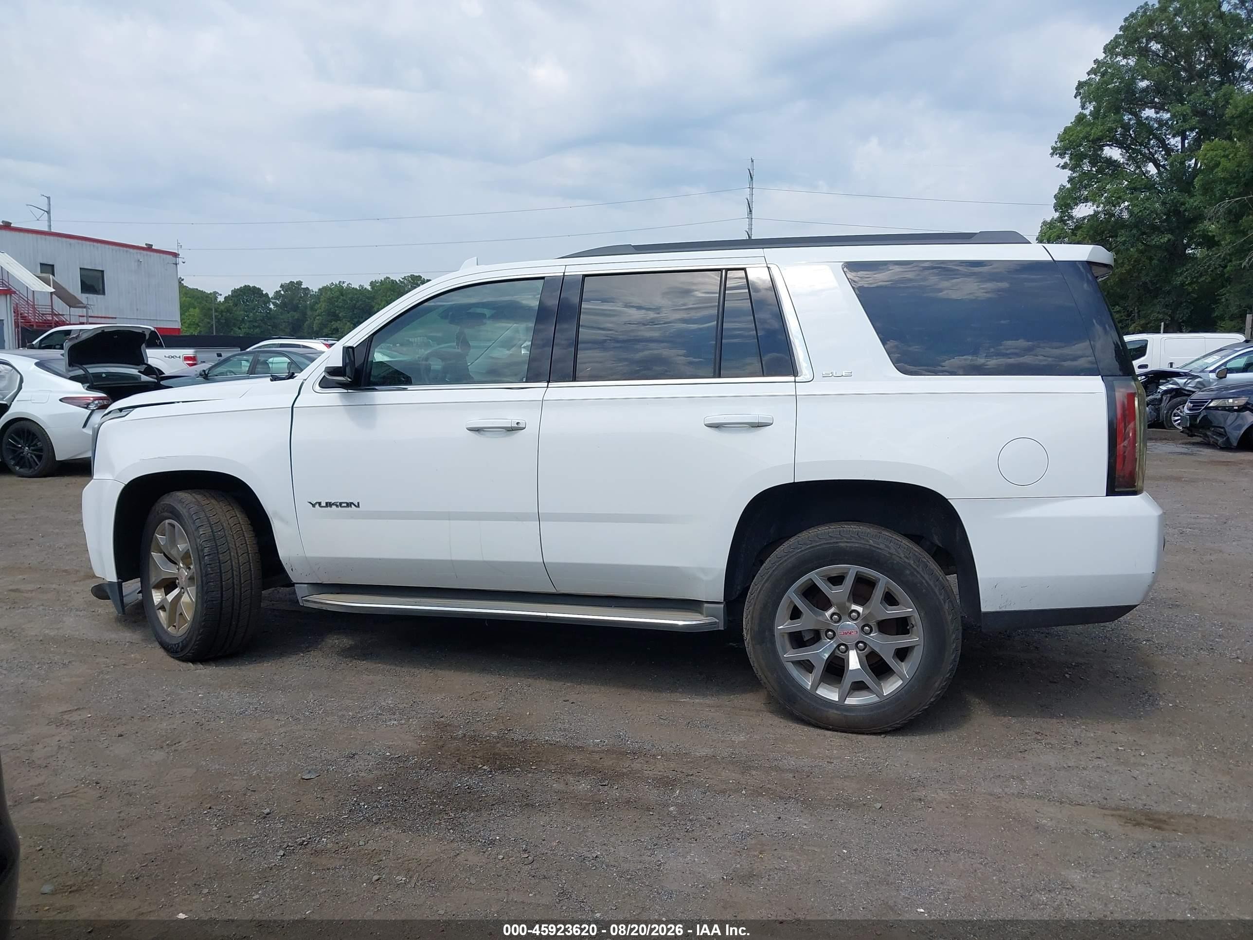 2015 Gmc Yukon Sle White vin: 1GKS2AKC6FR501483
