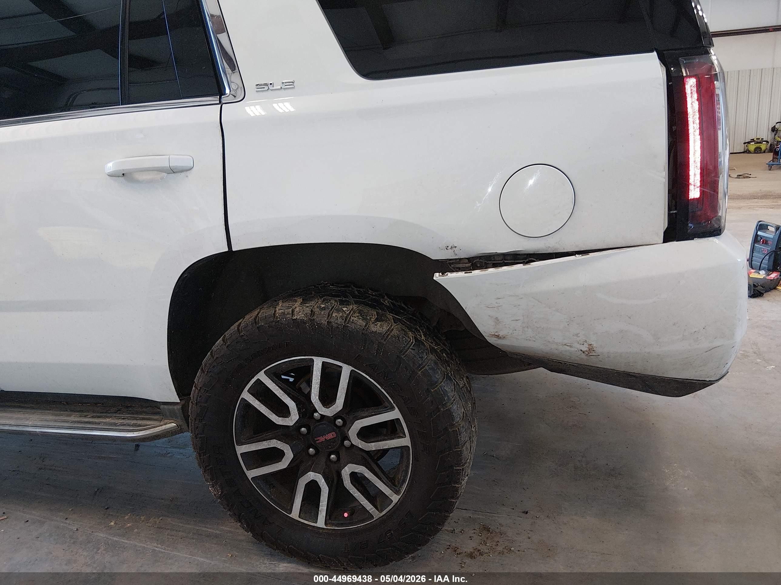 2015 Gmc Yukon Sle White vin: 1GKS2AKC8FR177209