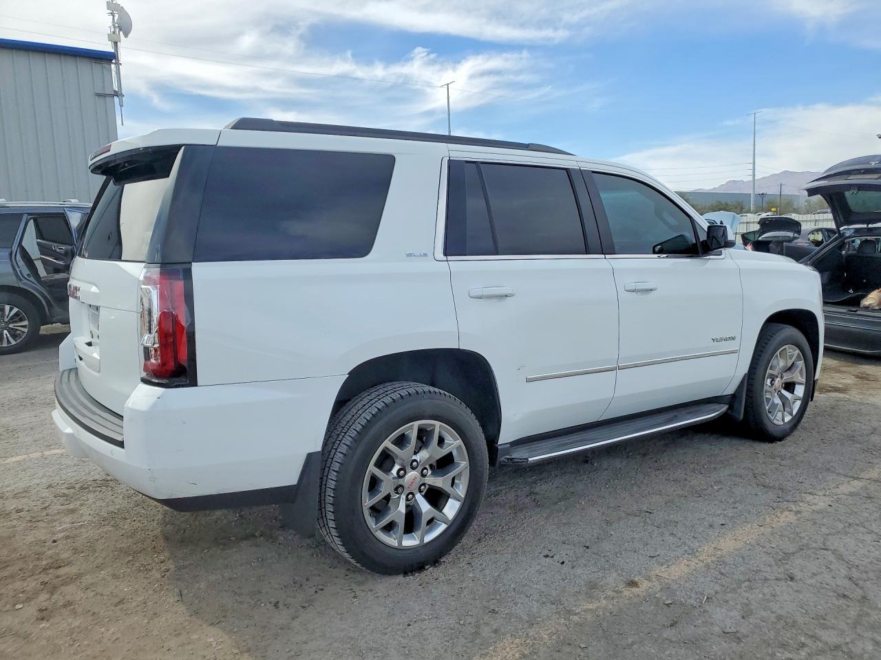 2016 Gmc Yukon Sle White vin: 1GKS2AKC8GR266716