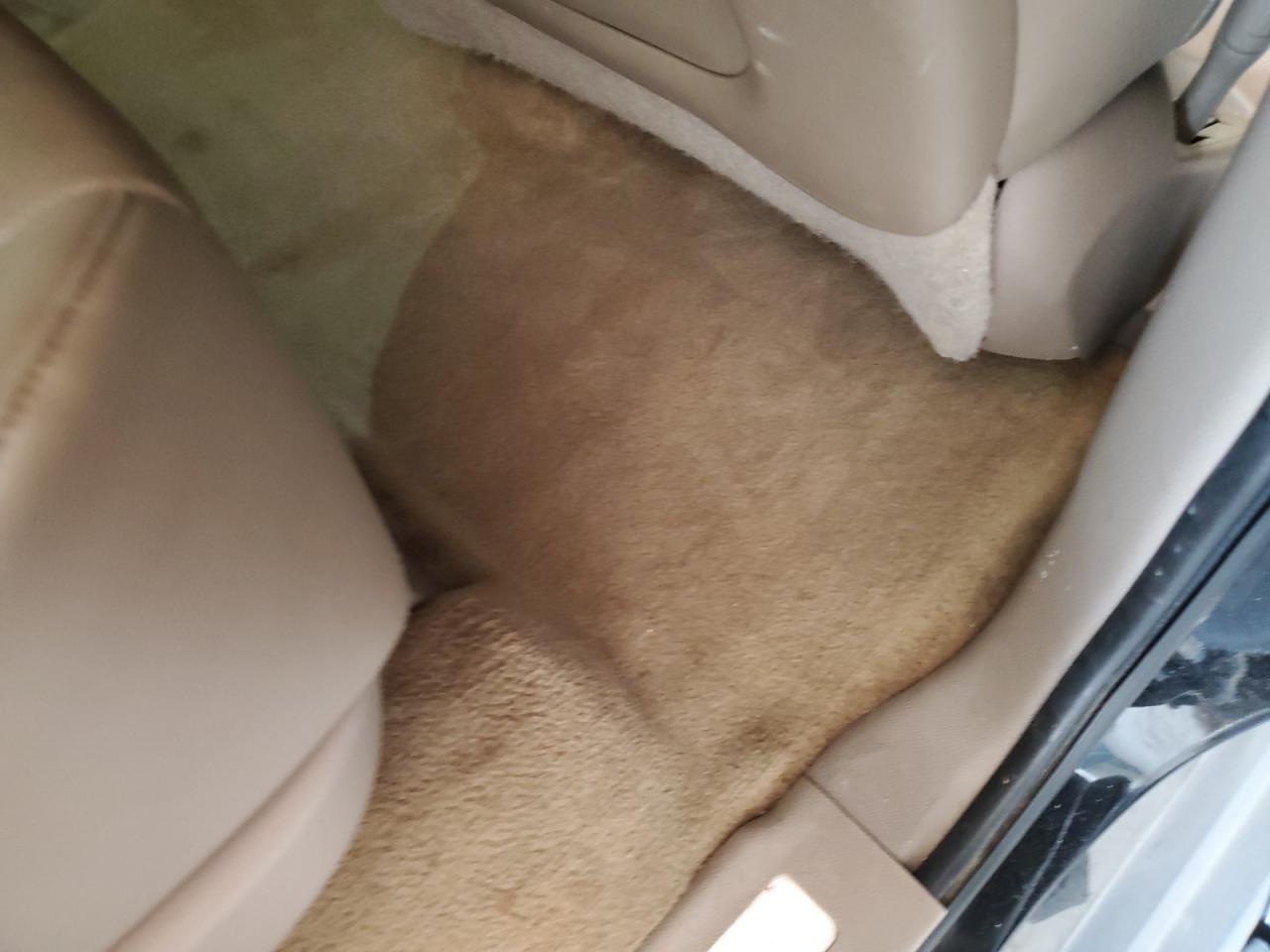 2015 Gmc Yukon Slt Black vin: 1GKS2BKC0FR109301 Damage: Right Rear Carpet, Stained, Permanent