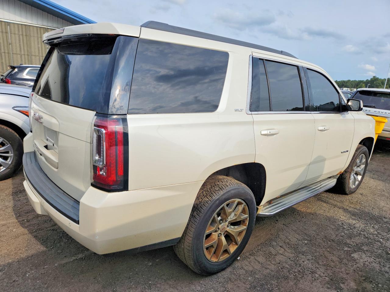 2015 Gmc Yukon Slt White vin: 1GKS2BKC1FR107931