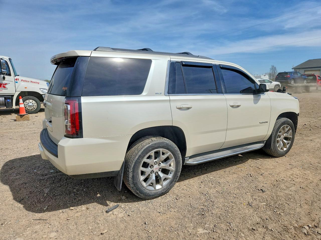 2015 Gmc Yukon Slt White vin: 1GKS2BKC1FR110697