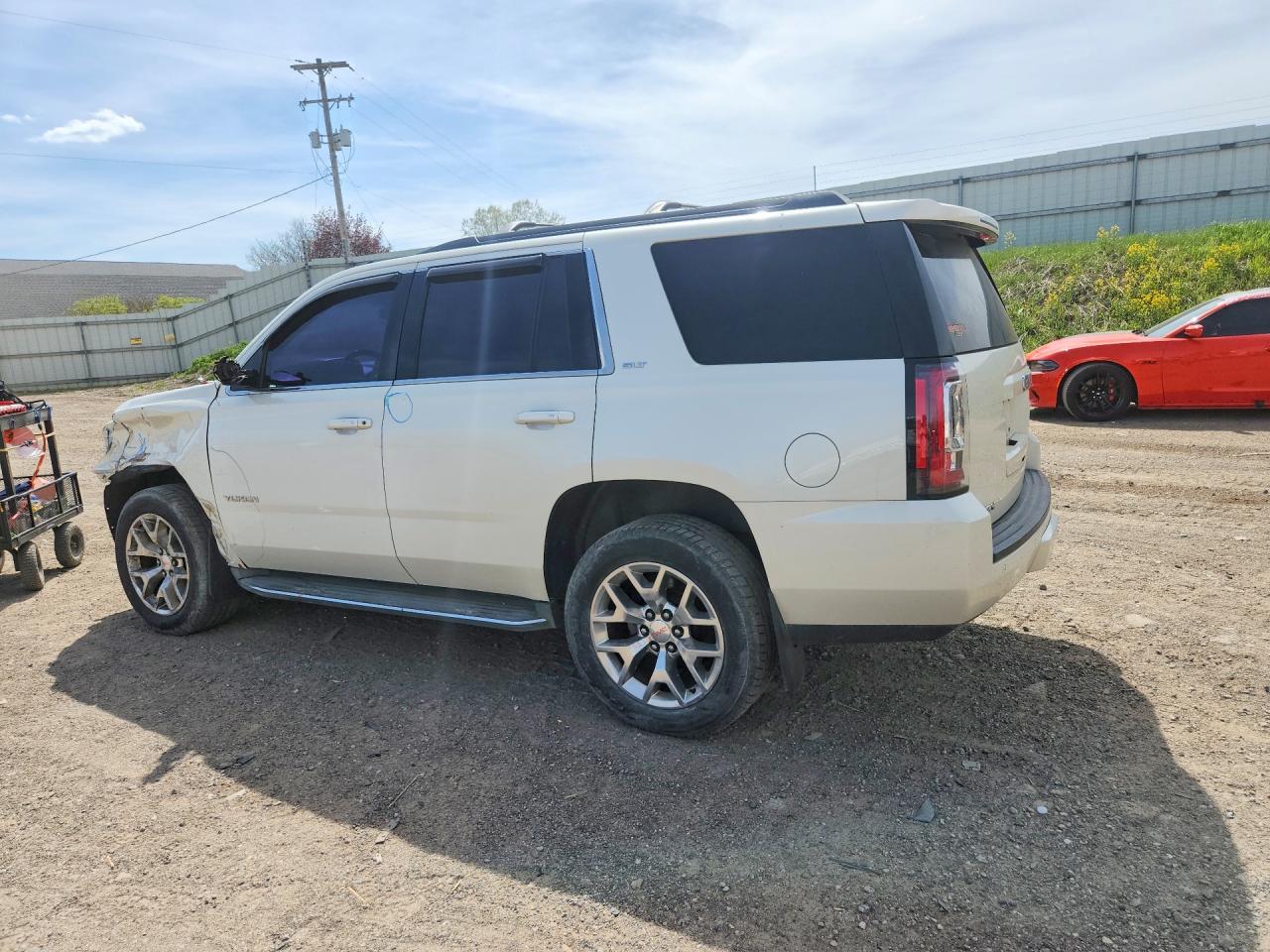 2015 Gmc Yukon Slt White vin: 1GKS2BKC1FR110697