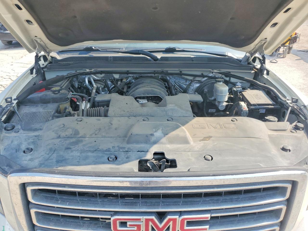 2015 Gmc Yukon Slt Cream vin: 1GKS2BKC2FR124186