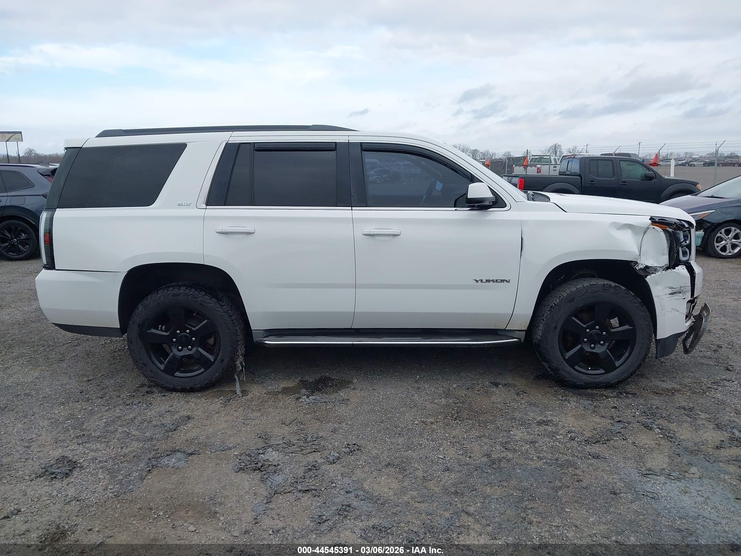 2015 Gmc Yukon Slt White vin: 1GKS2BKC6FR120559