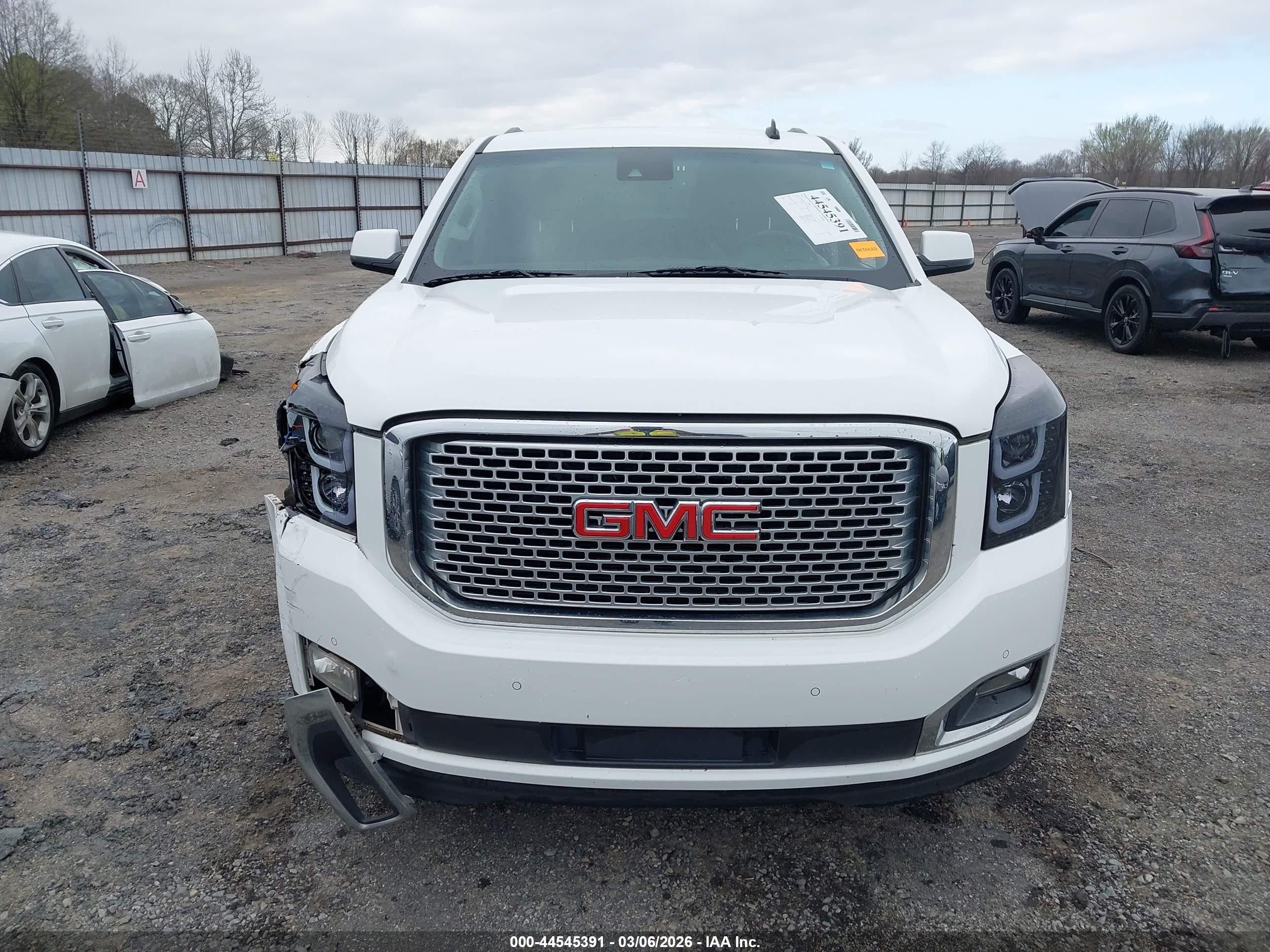 2015 Gmc Yukon Slt White vin: 1GKS2BKC6FR120559