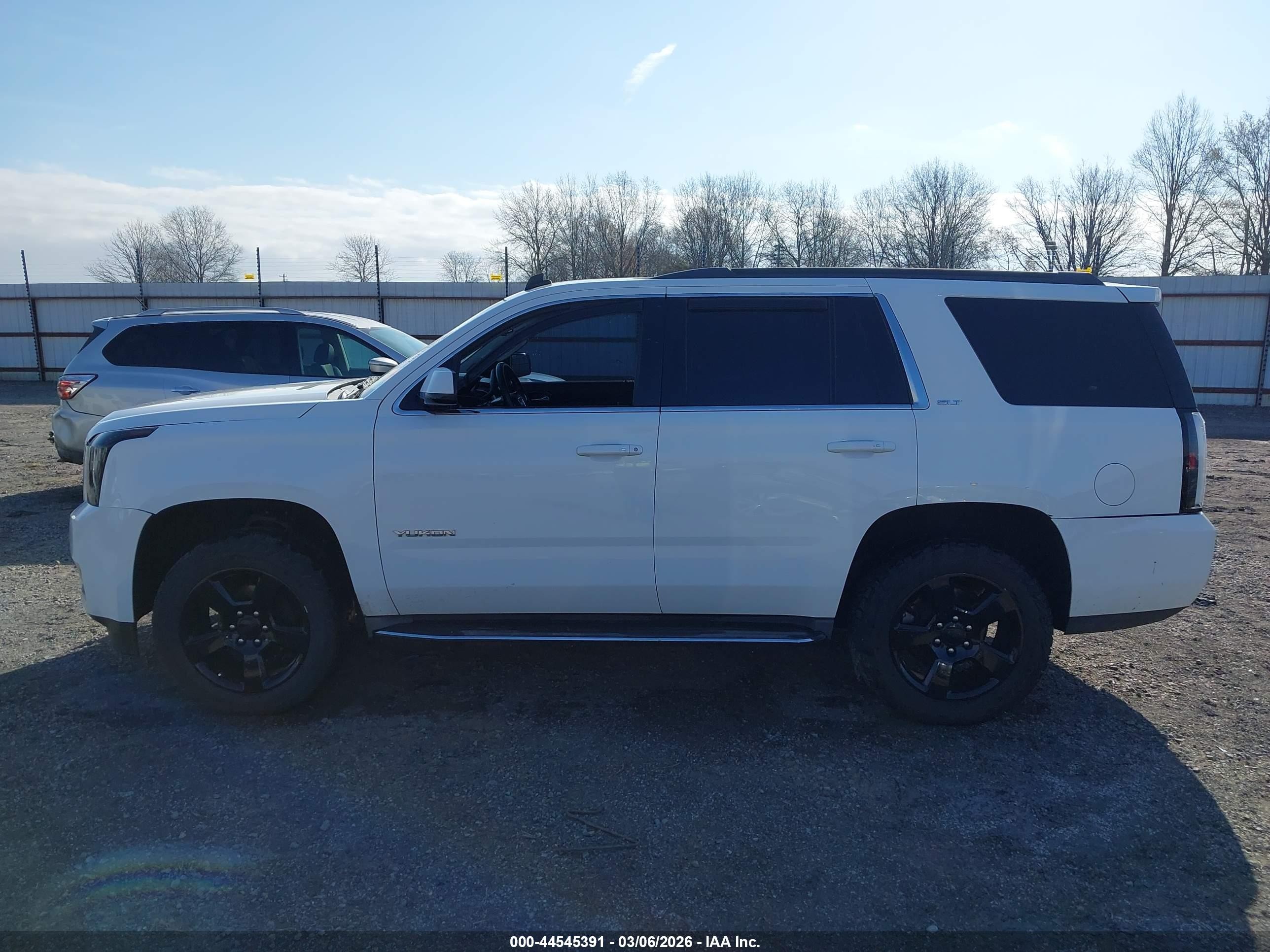 2015 Gmc Yukon Slt White vin: 1GKS2BKC6FR120559