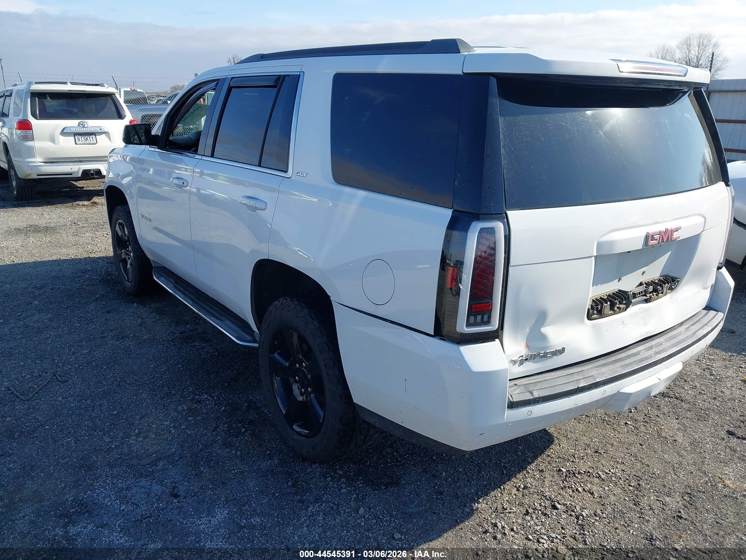 2015 Gmc Yukon Slt White vin: 1GKS2BKC6FR120559