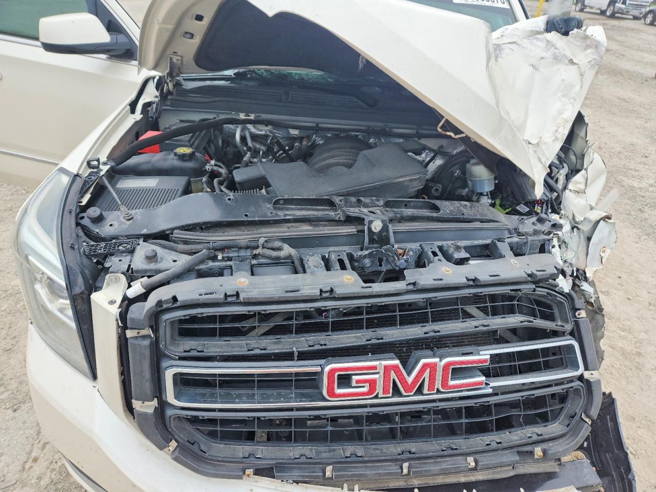 2015 Gmc Yukon Slt White vin: 1GKS2BKC6FR698807