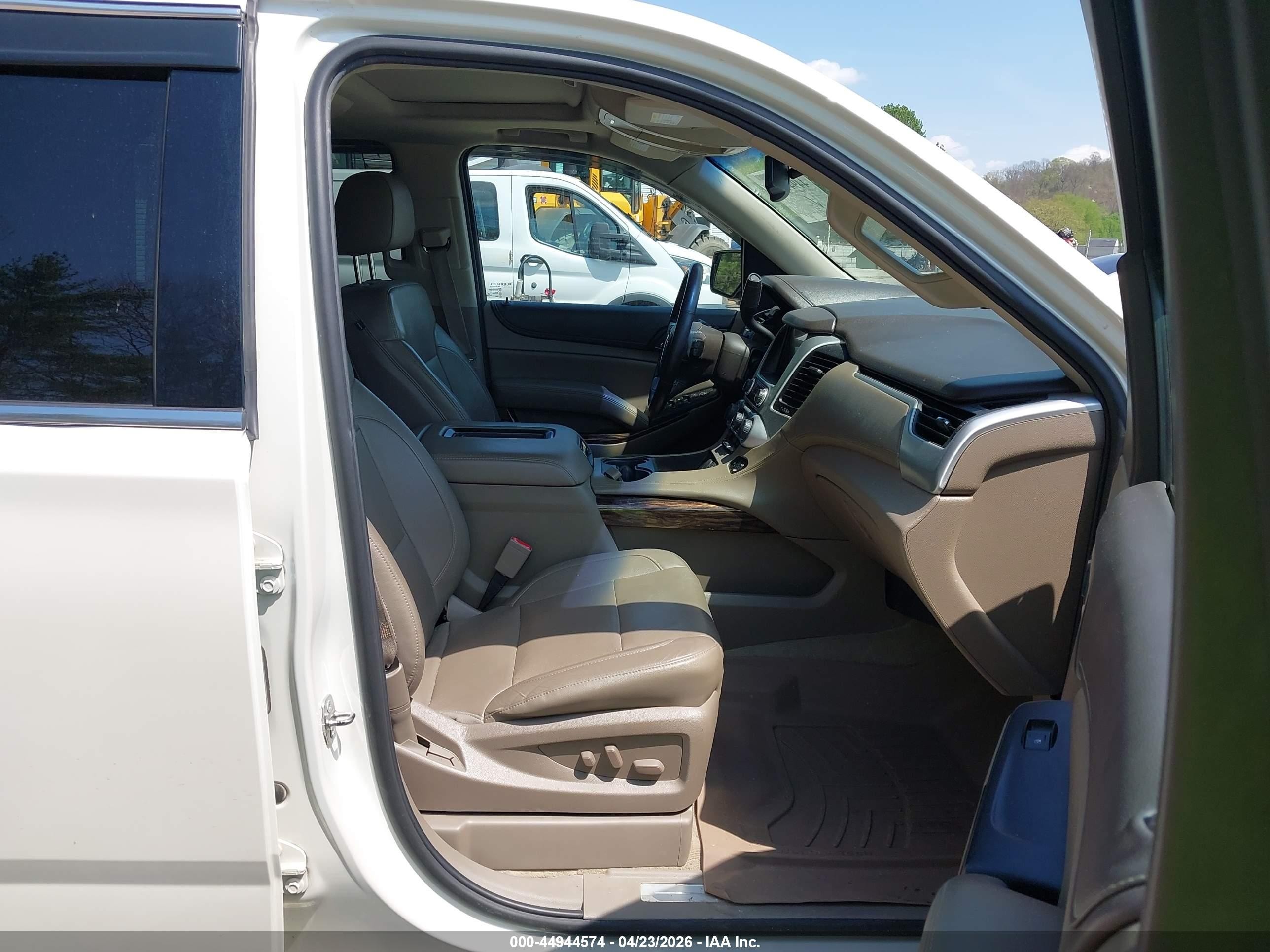 2015 Gmc Yukon Slt White vin: 1GKS2BKC8FR125746
