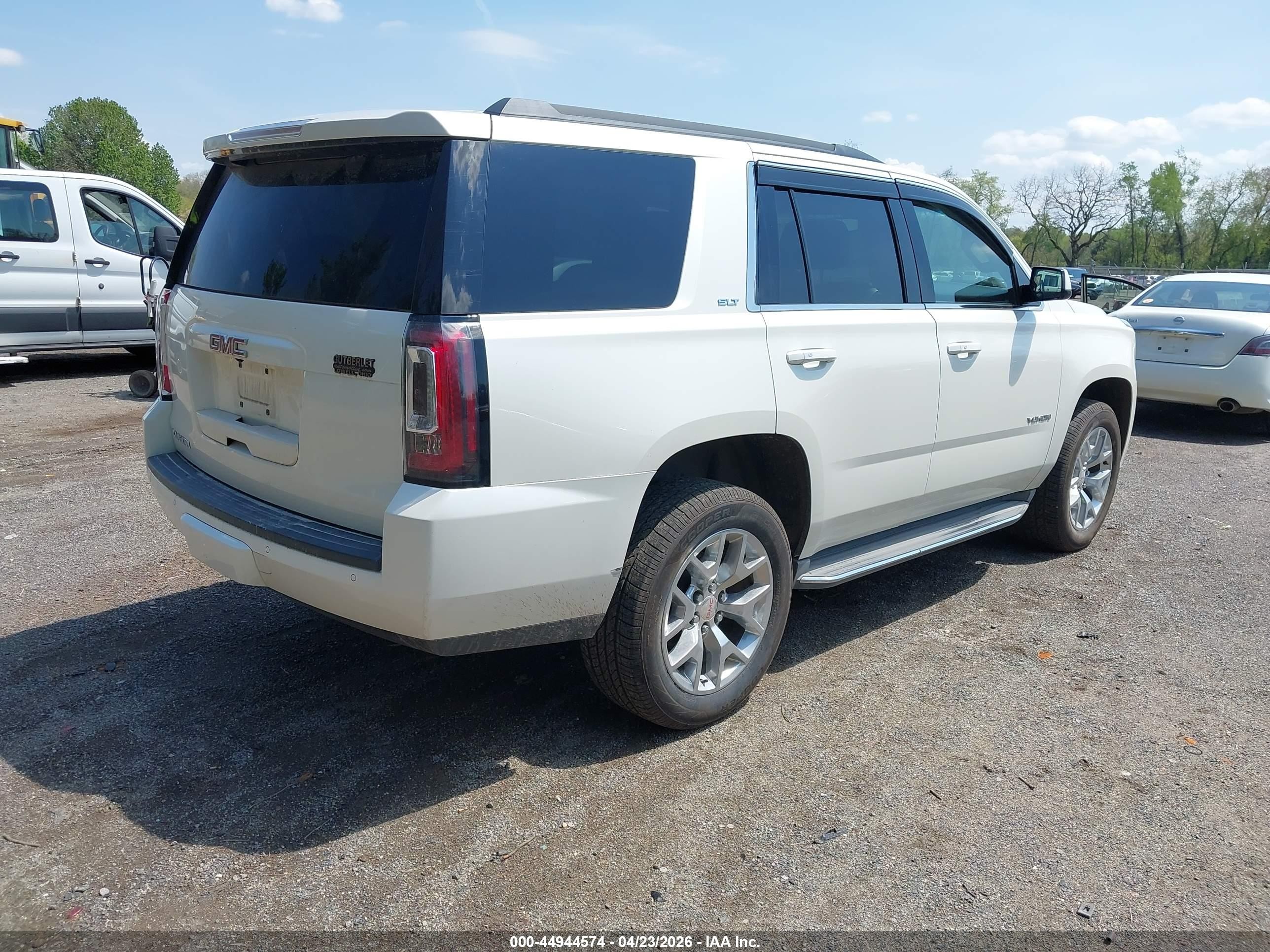 2015 Gmc Yukon Slt White vin: 1GKS2BKC8FR125746