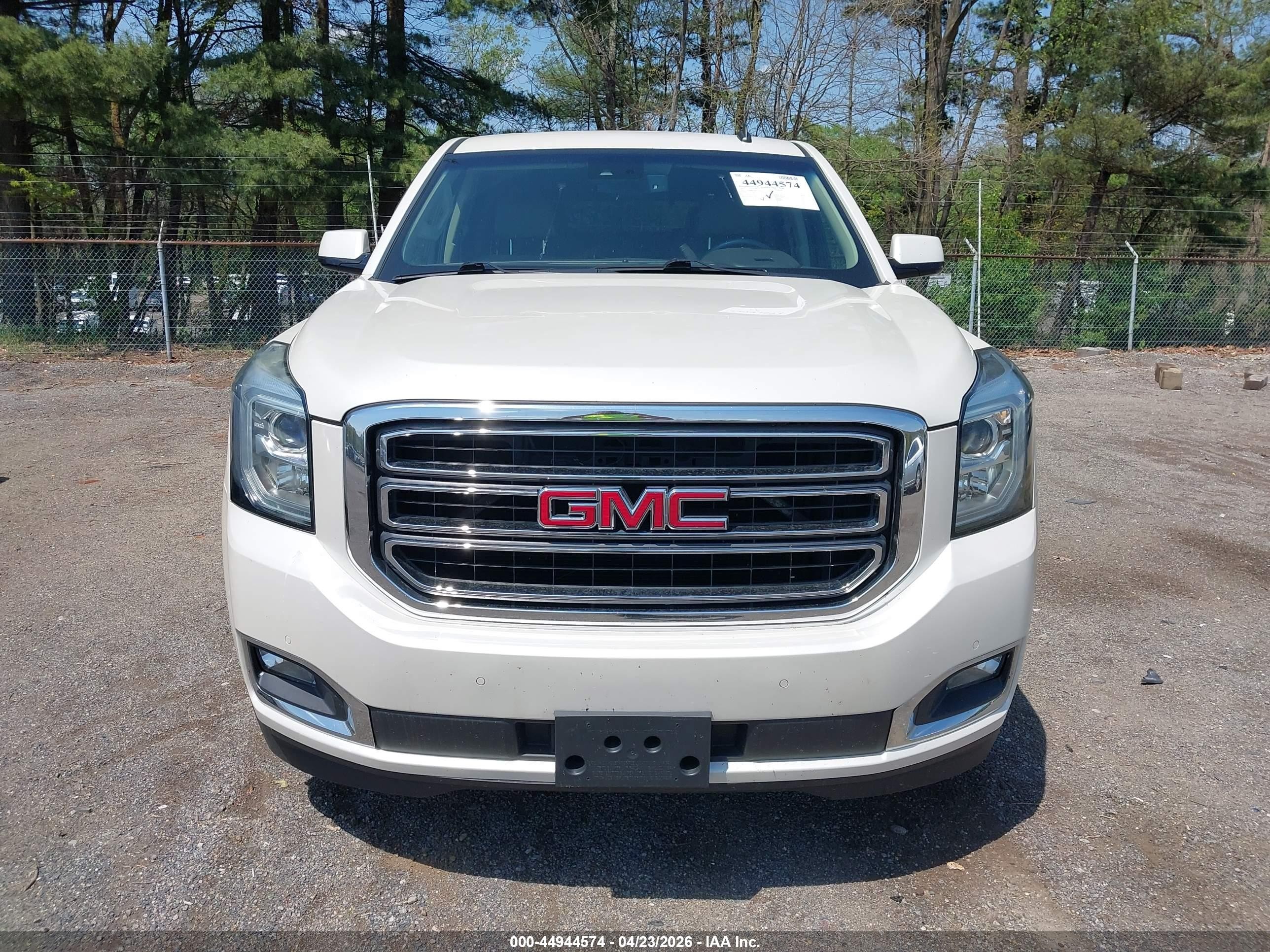 2015 Gmc Yukon Slt White vin: 1GKS2BKC8FR125746