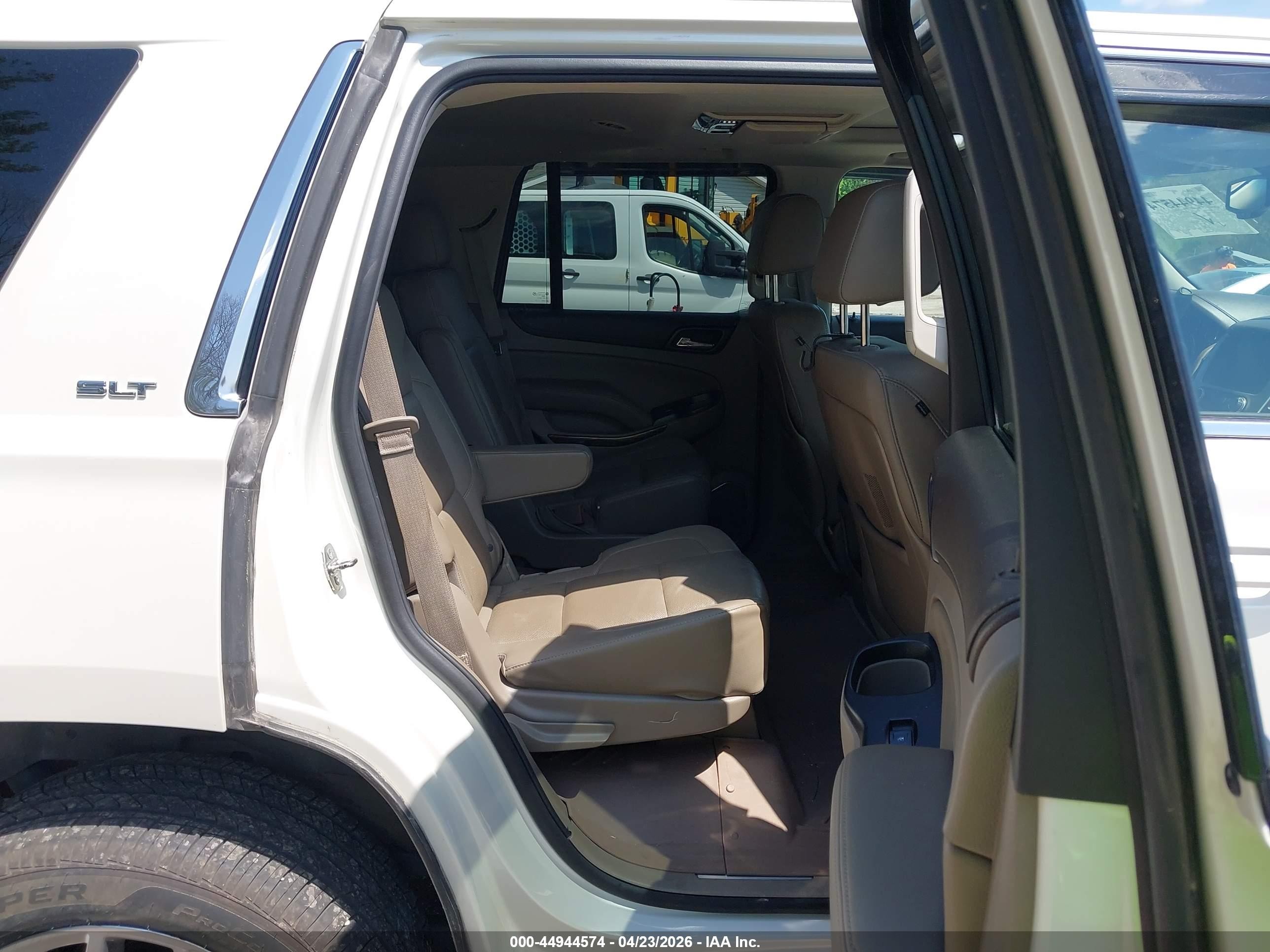 2015 Gmc Yukon Slt White vin: 1GKS2BKC8FR125746