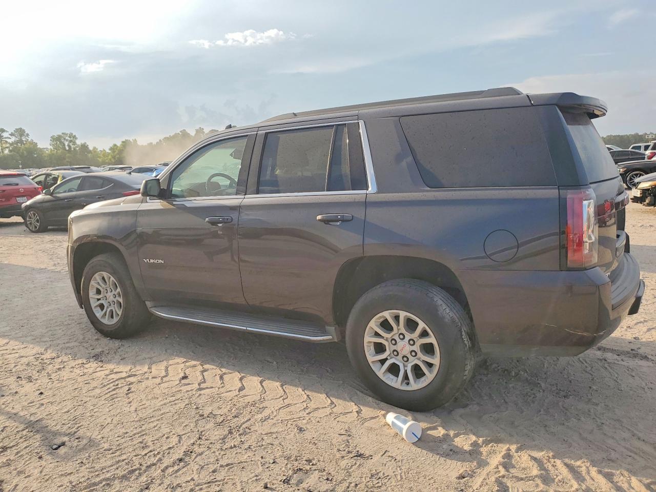 2015 Gmc Yukon Slt Серый vin: 1GKS2BKC8FR532255
