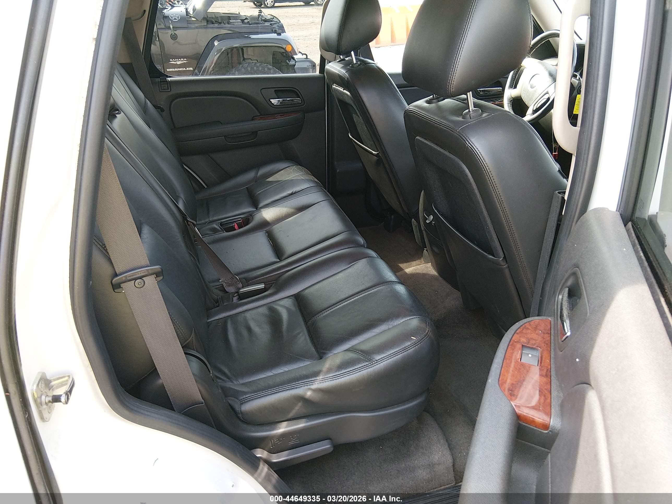 2011 Gmc Yukon Slt Белый vin: 1GKS2CE00BR259801