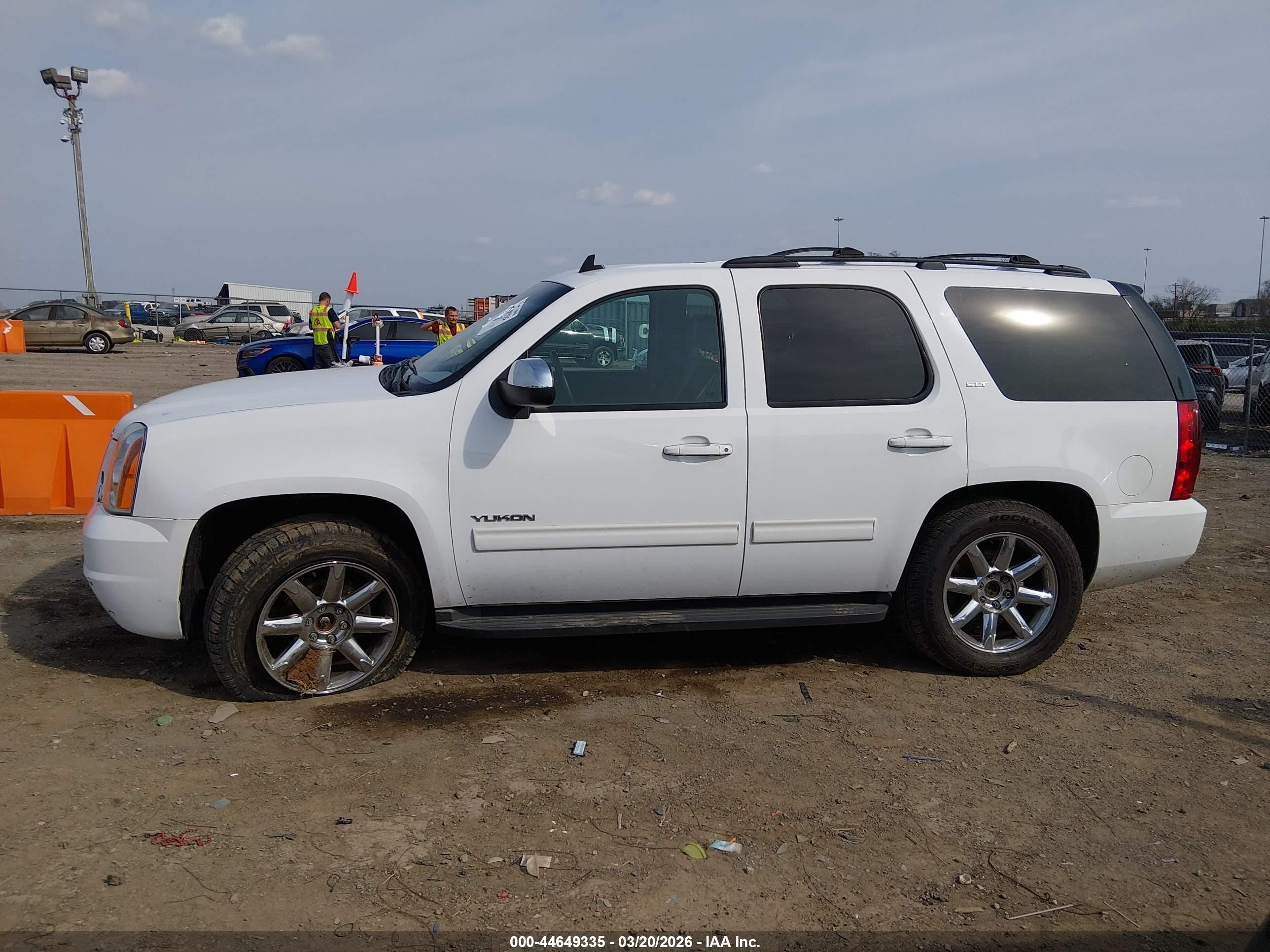 2011 Gmc Yukon Slt Белый vin: 1GKS2CE00BR259801