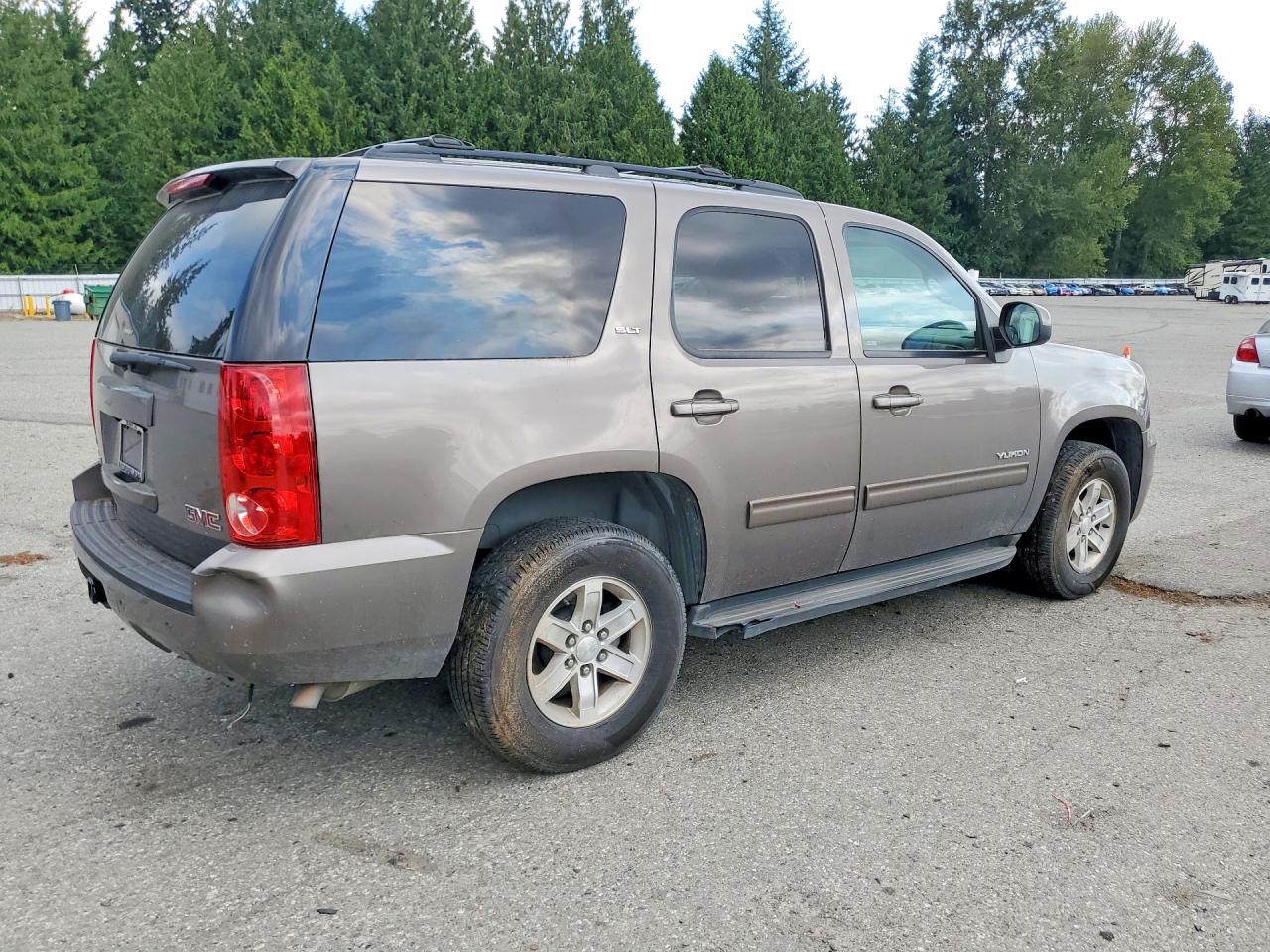 2011 Gmc Yukon Slt Серый vin: 1GKS2CE01BR238178