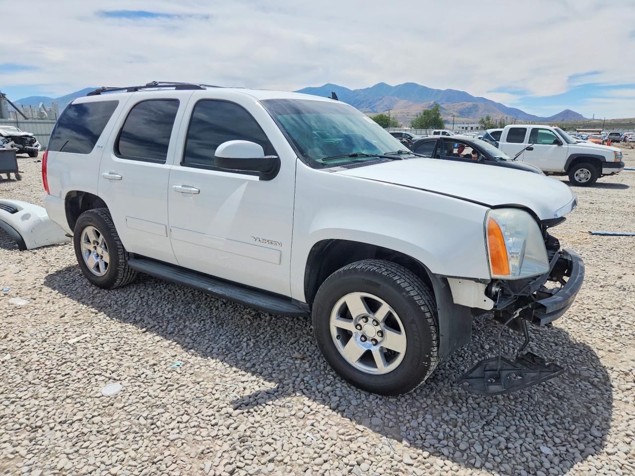 2011 Gmc Yukon Slt White vin: 1GKS2CE02BR352545