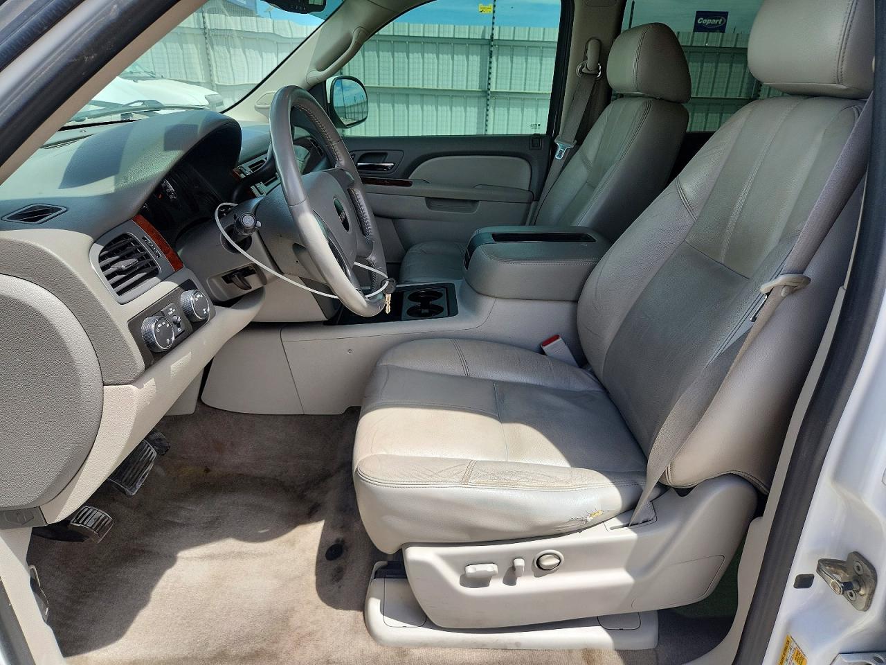 2011 Gmc Yukon Slt White vin: 1GKS2CE02BR352545