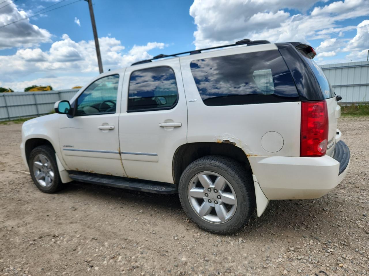 2012 Gmc Yukon Slt Белый vin: 1GKS2CE02CR301659 Damage: Left Front Wheel, Curb Rash, > 12 Inches