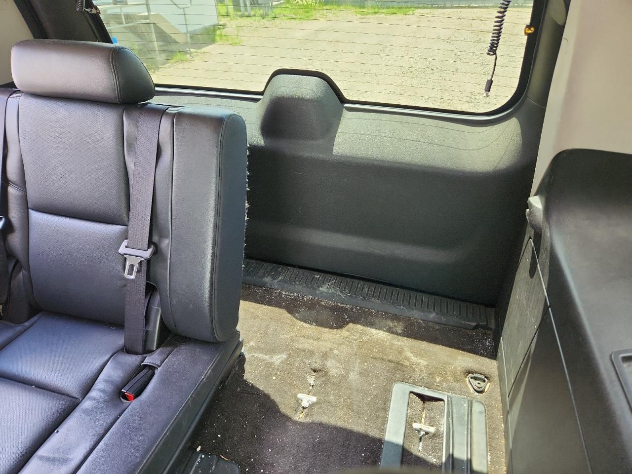 2012 Gmc Yukon Slt Белый vin: 1GKS2CE02CR301659 Damage: 3rd Row Seat, Torn, > 12 Inches
