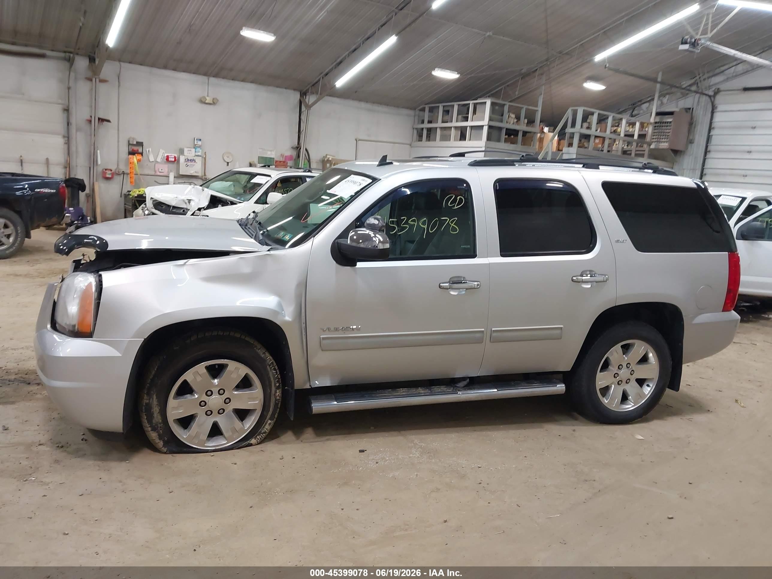 2014 Gmc Yukon Slt Silver vin: 1GKS2CE02ER245841
