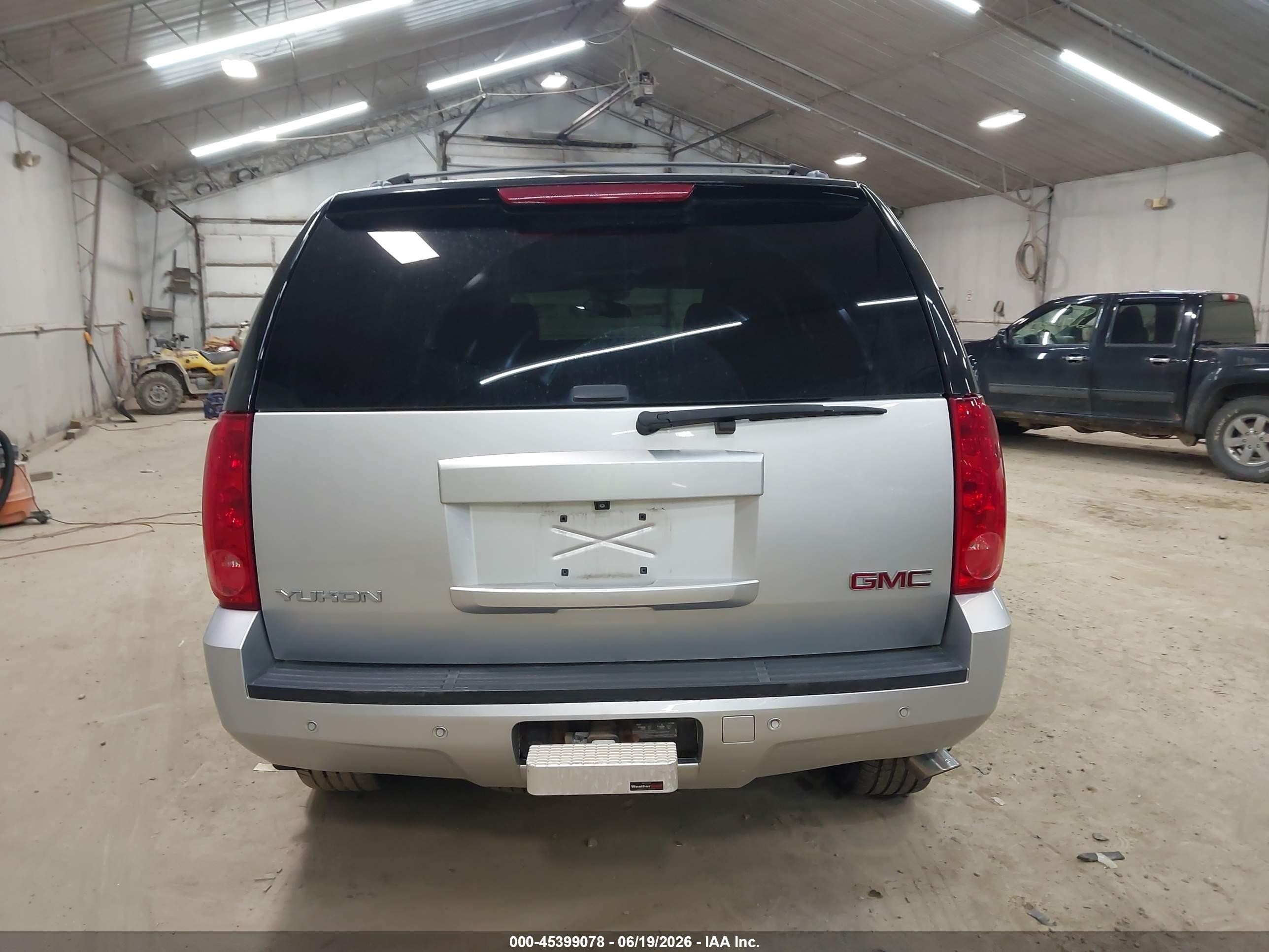 2014 Gmc Yukon Slt Silver vin: 1GKS2CE02ER245841