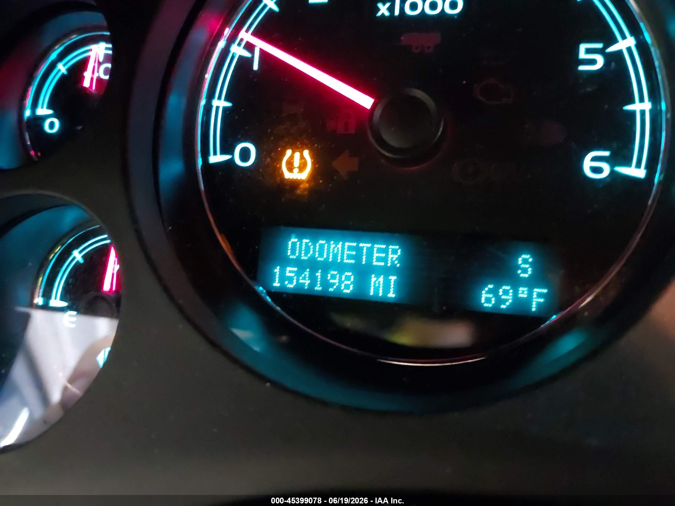 2014 Gmc Yukon Slt Silver vin: 1GKS2CE02ER245841