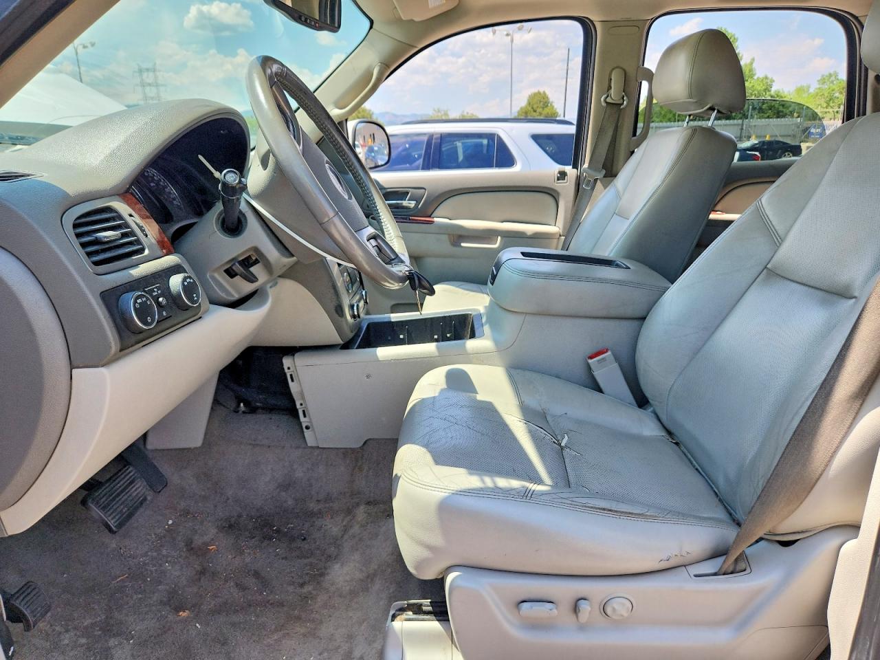 2012 Gmc Yukon Slt White vin: 1GKS2CE03CR267490