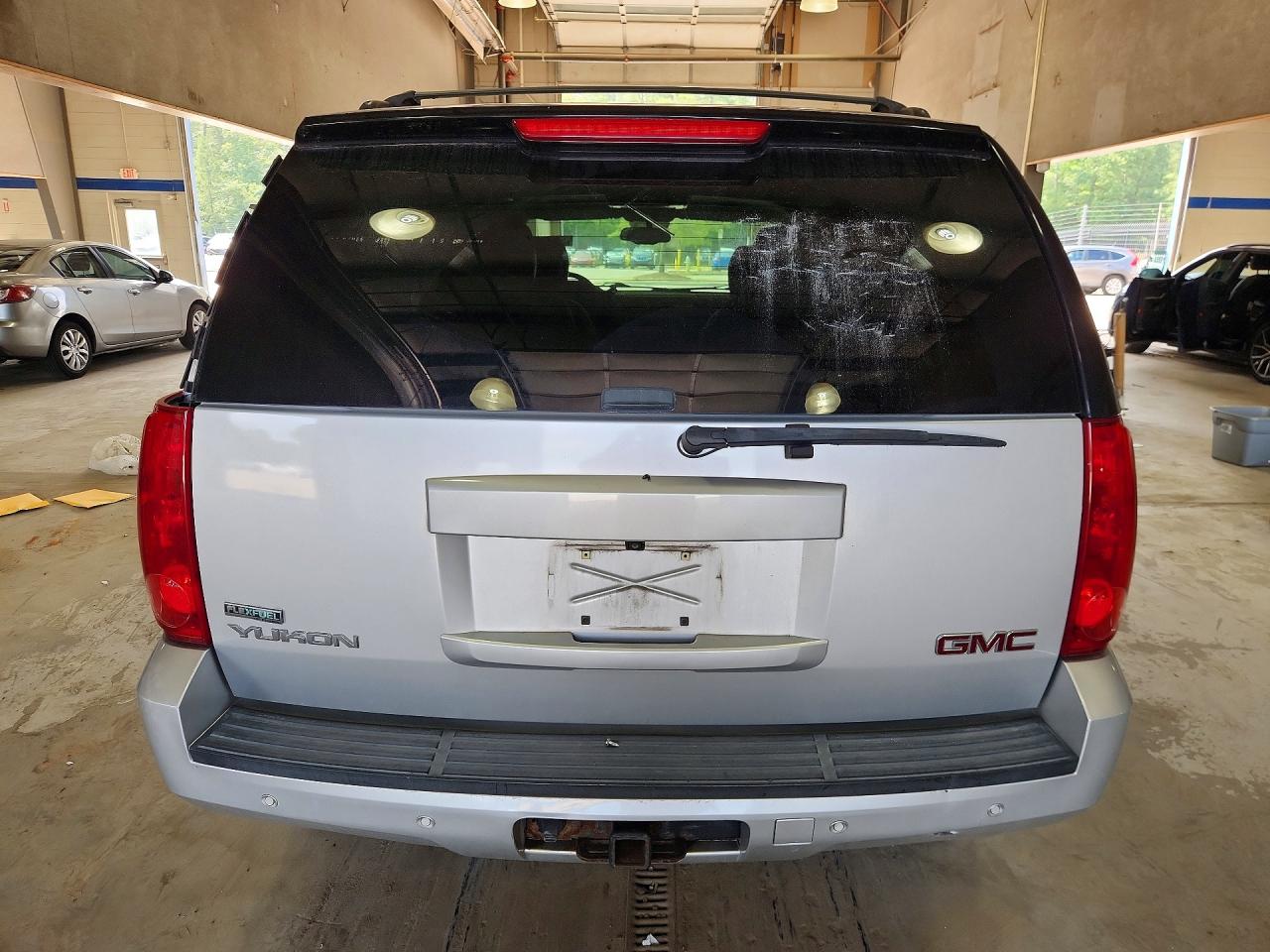 2012 Gmc Yukon Slt Silver vin: 1GKS2CE04CR311500