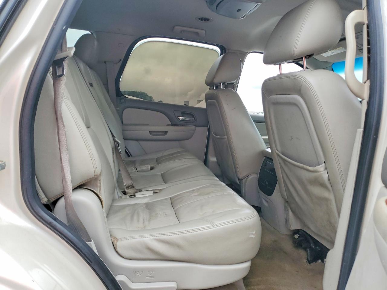 2011 Gmc Yukon Slt White vin: 1GKS2CE06BR109420