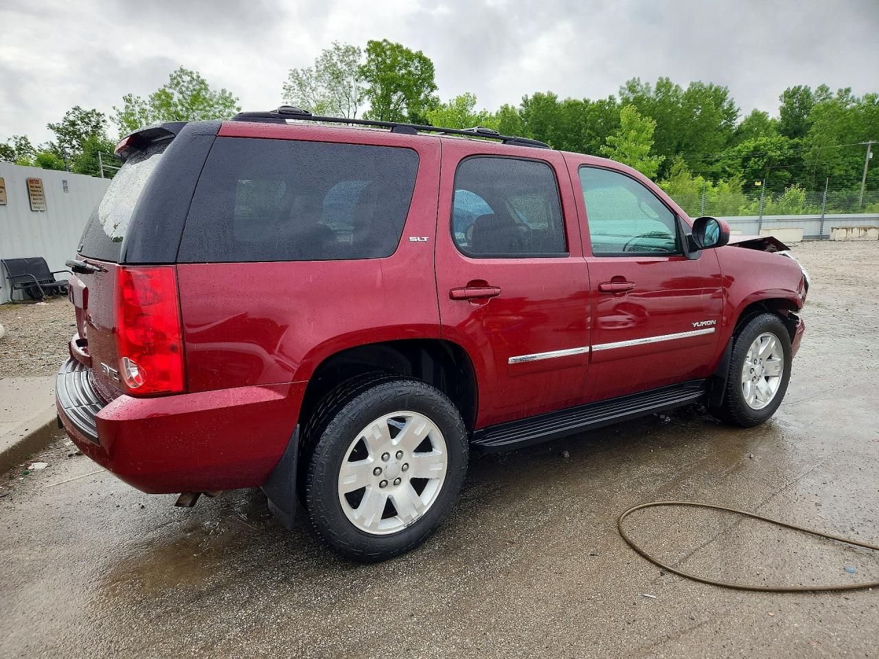 2011 Gmc Yukon Slt Red vin: 1GKS2CE06BR124838