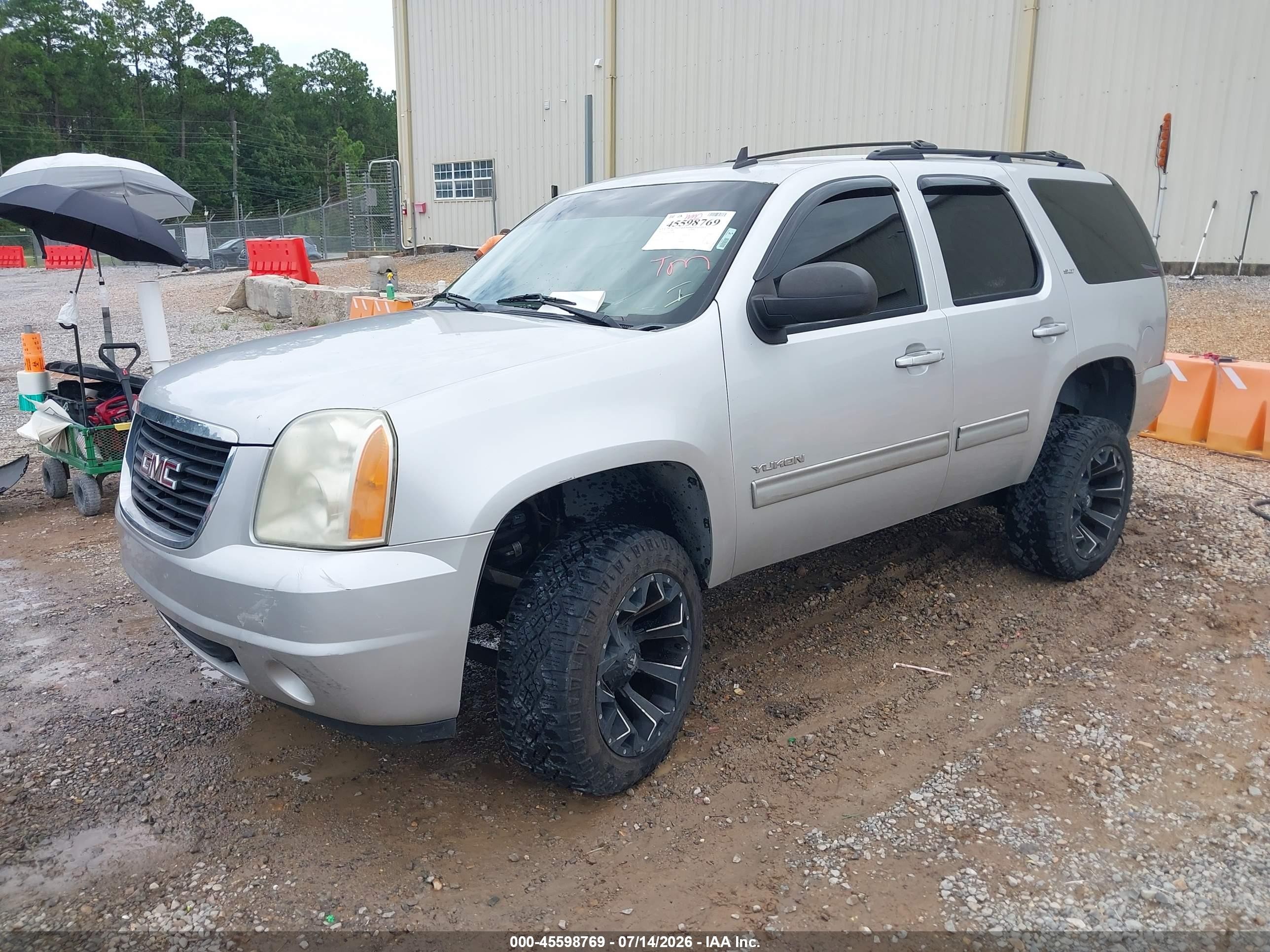 2011 Gmc Yukon Slt Silver vin: 1GKS2CE06BR370580