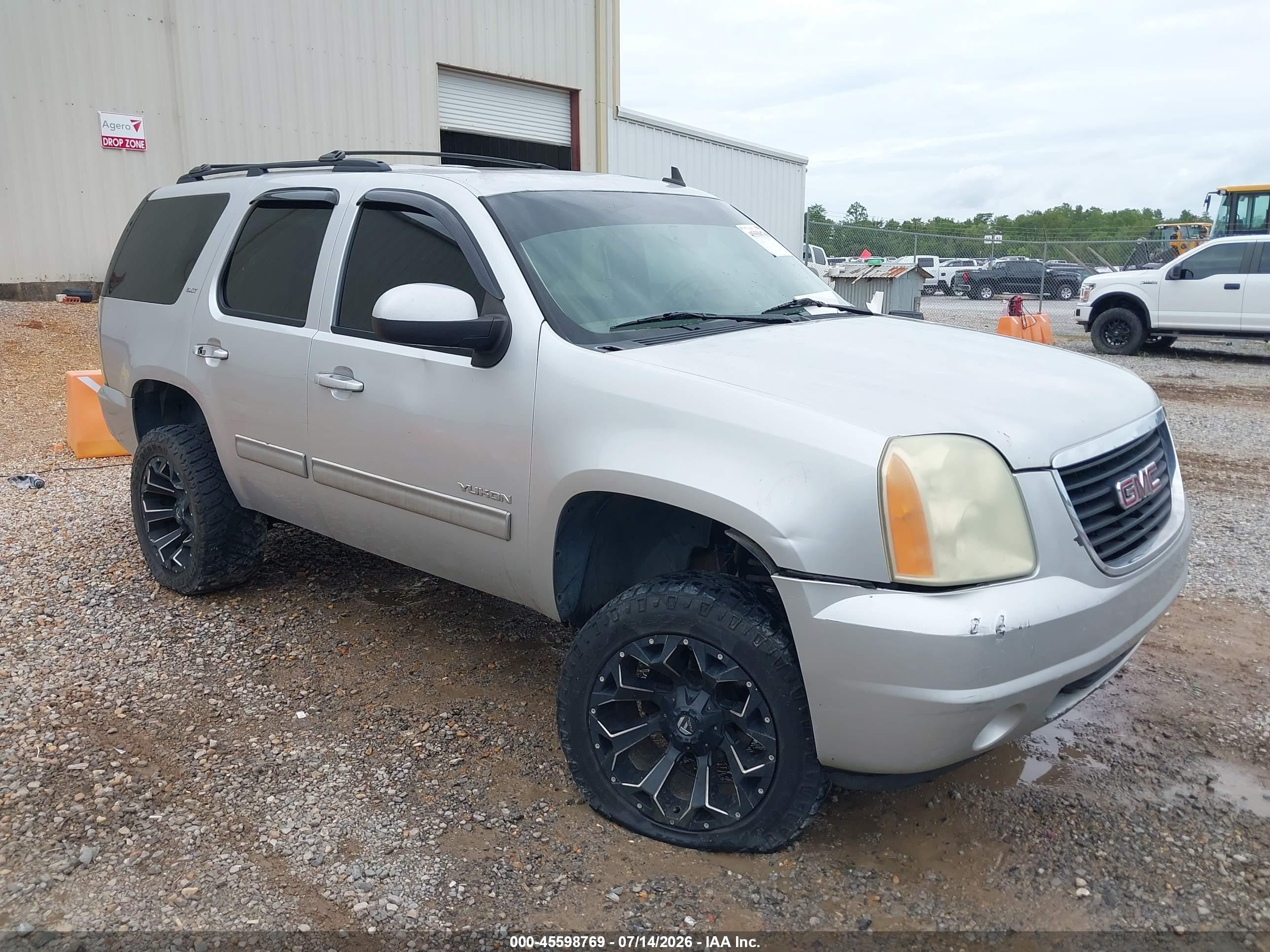 2011 Gmc Yukon Slt Silver vin: 1GKS2CE06BR370580