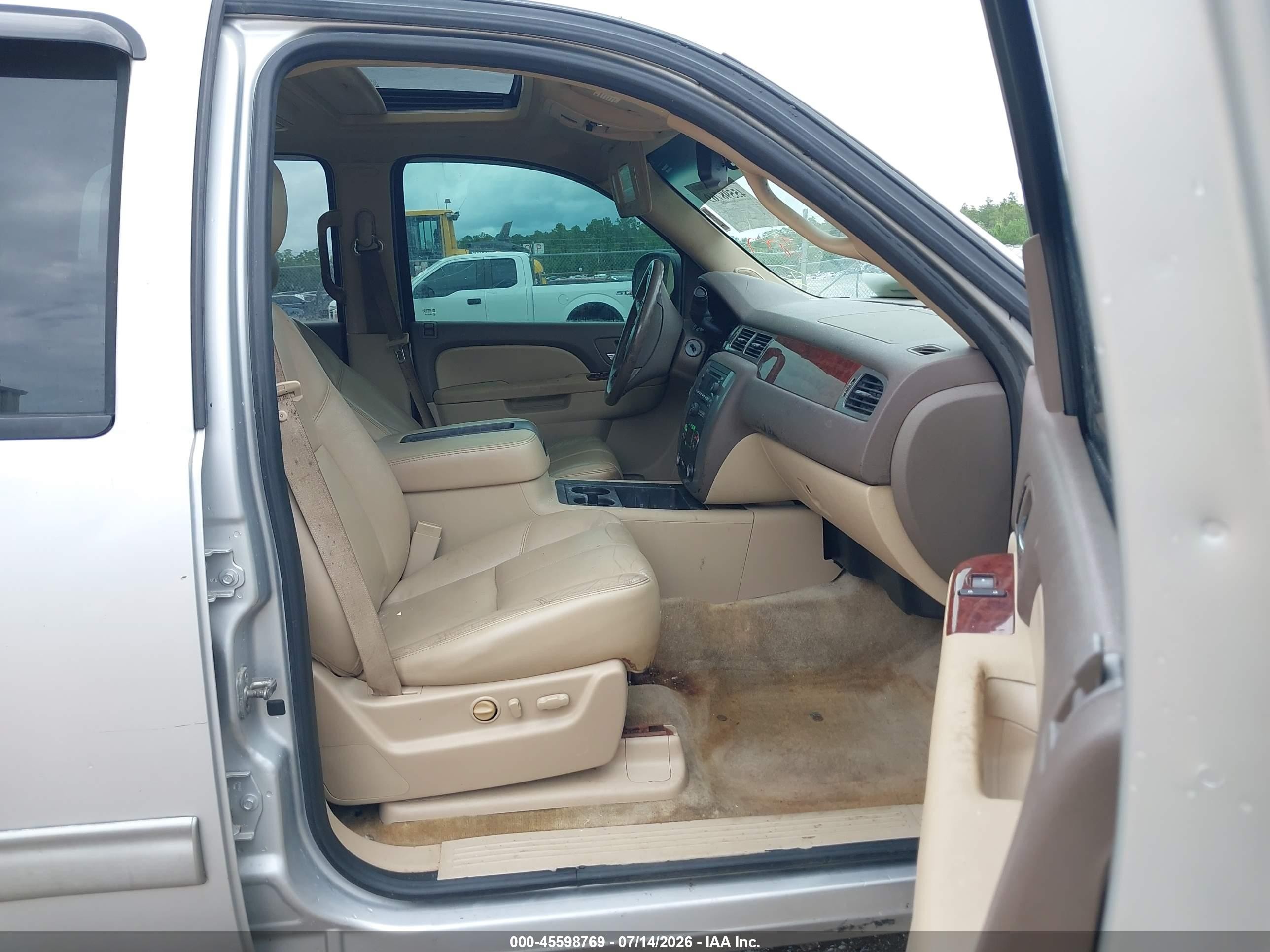 2011 Gmc Yukon Slt Silver vin: 1GKS2CE06BR370580