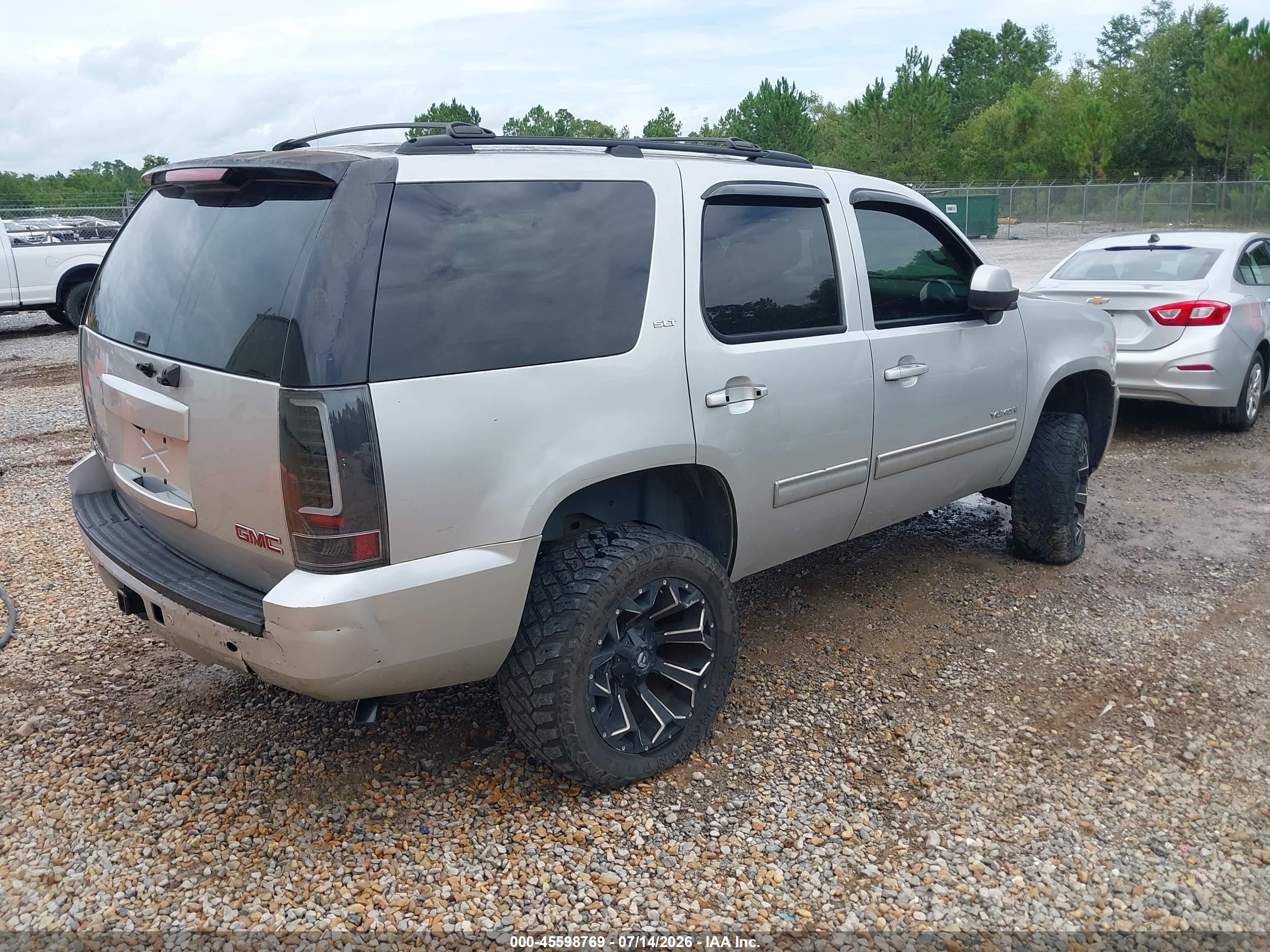 2011 Gmc Yukon Slt Silver vin: 1GKS2CE06BR370580