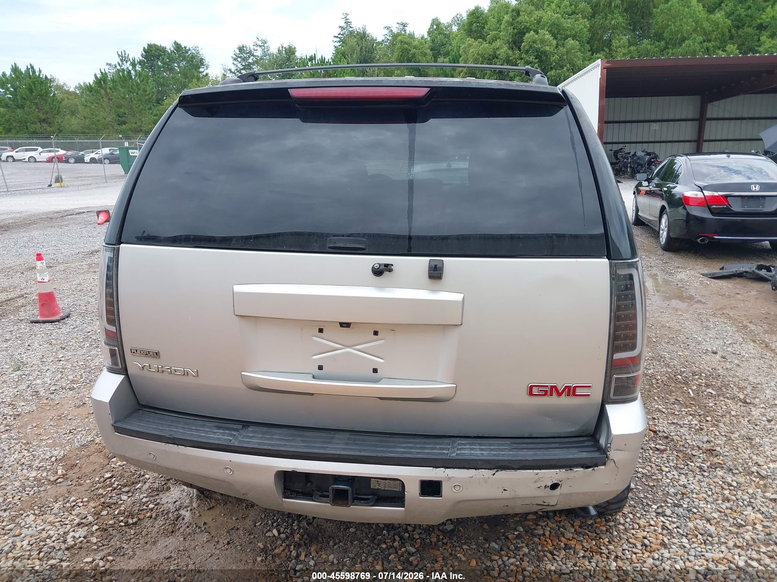 2011 Gmc Yukon Slt Silver vin: 1GKS2CE06BR370580