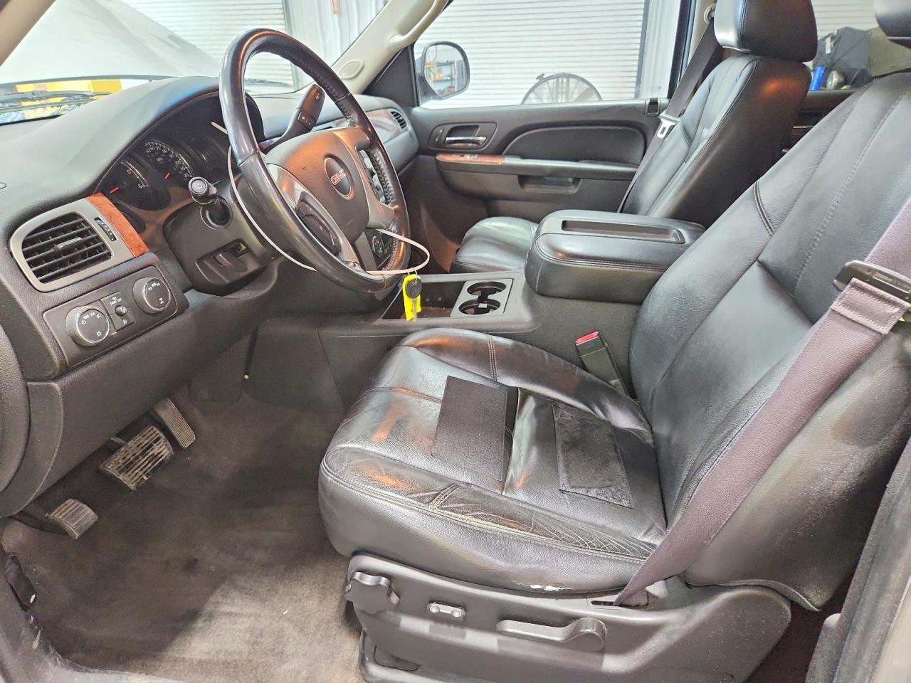 2014 Gmc Yukon Slt Silver vin: 1GKS2CE09ER199618