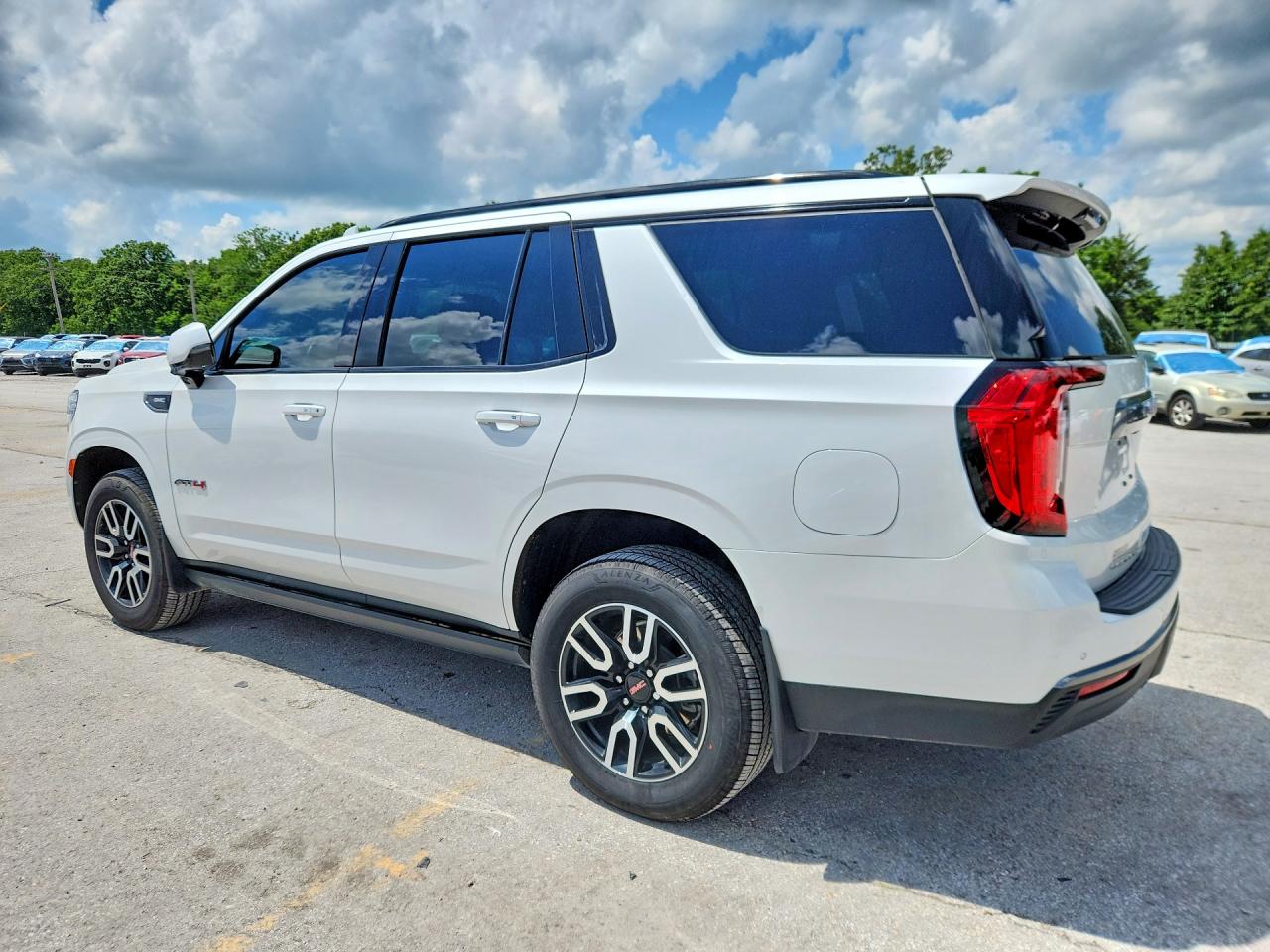 2023 Gmc Yukon At4 White vin: 1GKS2CKD6PR488157