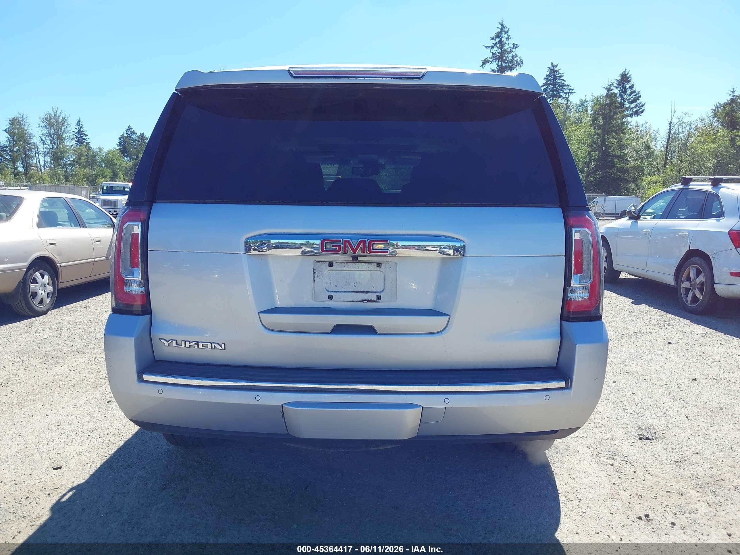 2017 Gmc Yukon Denali Silver vin: 1GKS2CKJ0HR382021