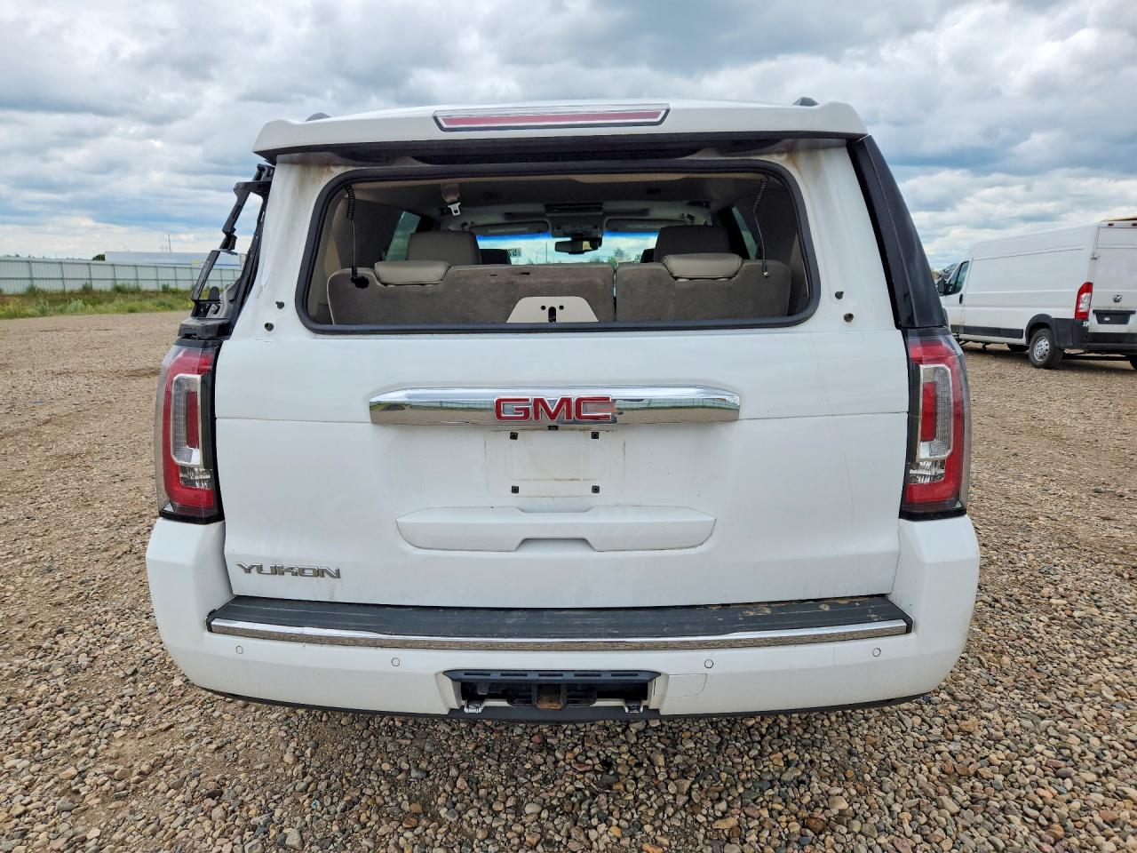 2019 Gmc Yukon Denali White vin: 1GKS2CKJ0KR397626