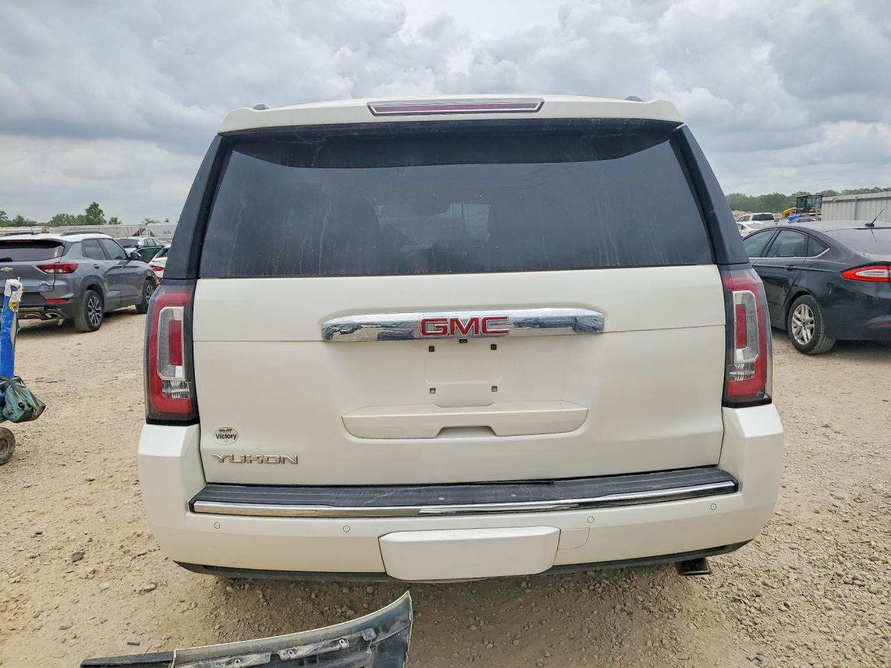 2015 Gmc Yukon Denali Cream vin: 1GKS2CKJ1FR709359