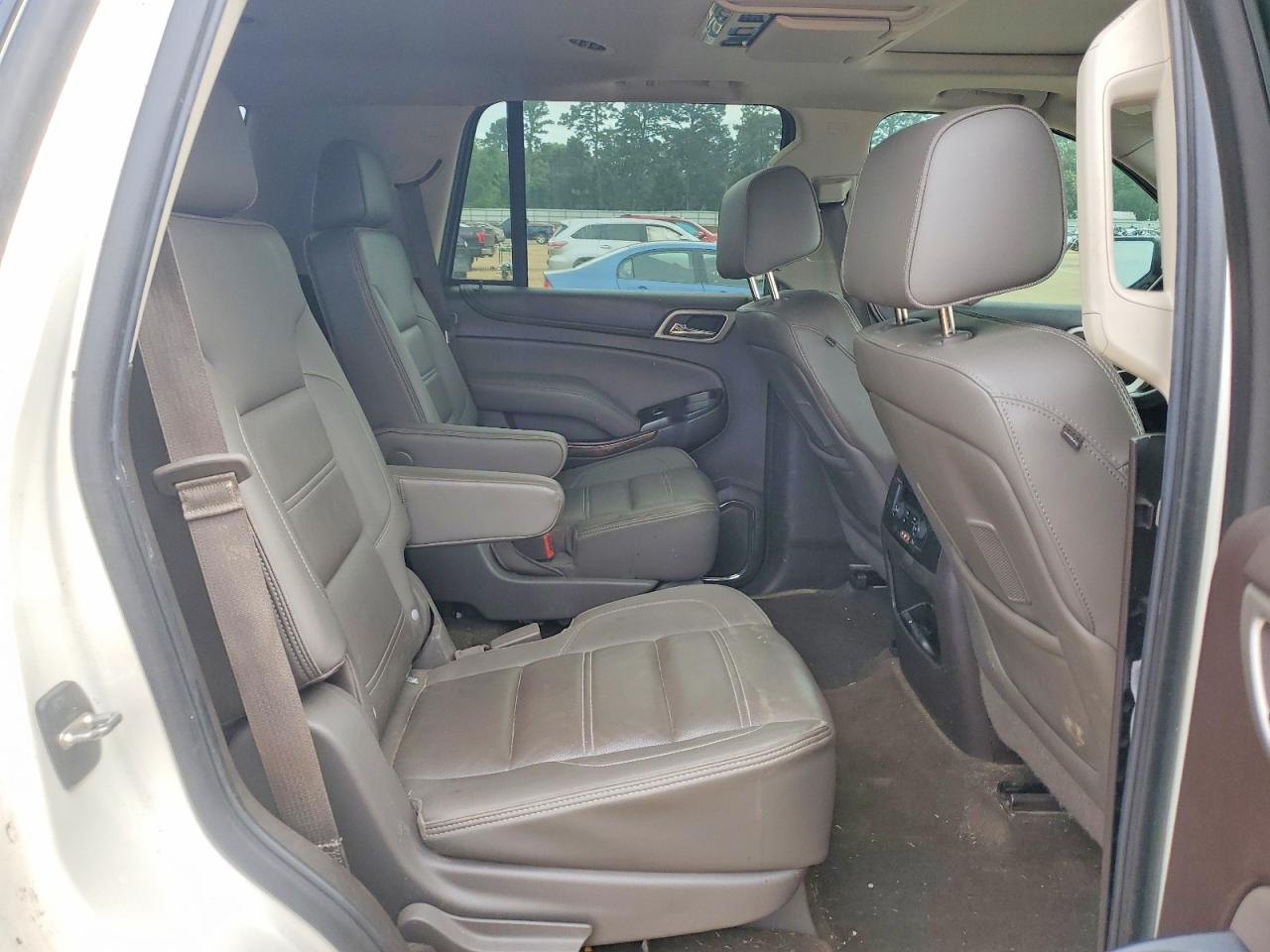 2015 Gmc Yukon Denali White vin: 1GKS2CKJ2FR645607