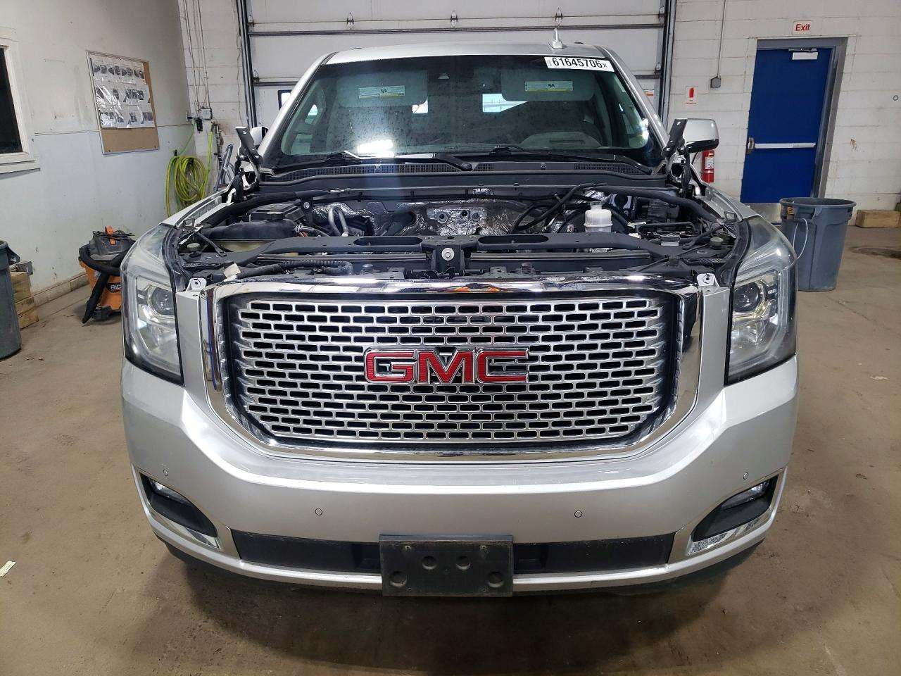 2015 Gmc Yukon Denali Silver vin: 1GKS2CKJ3FR563949