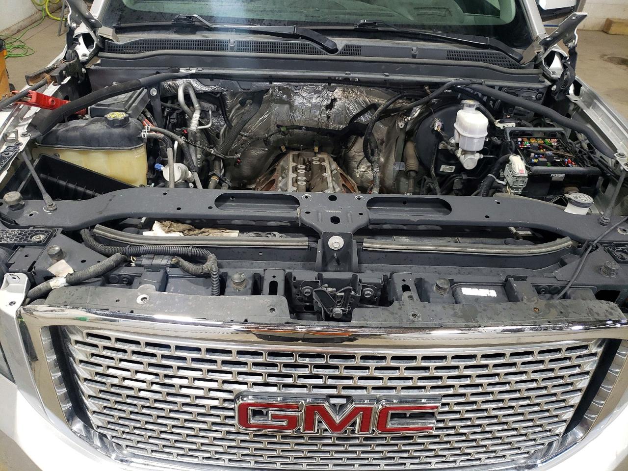 2015 Gmc Yukon Denali Silver vin: 1GKS2CKJ3FR563949