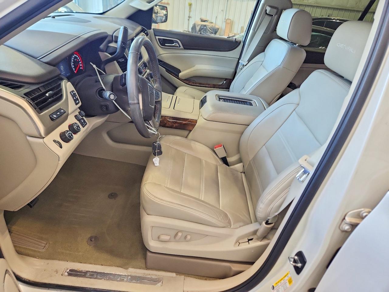 2015 Gmc Yukon Denali White vin: 1GKS2CKJ4FR677460